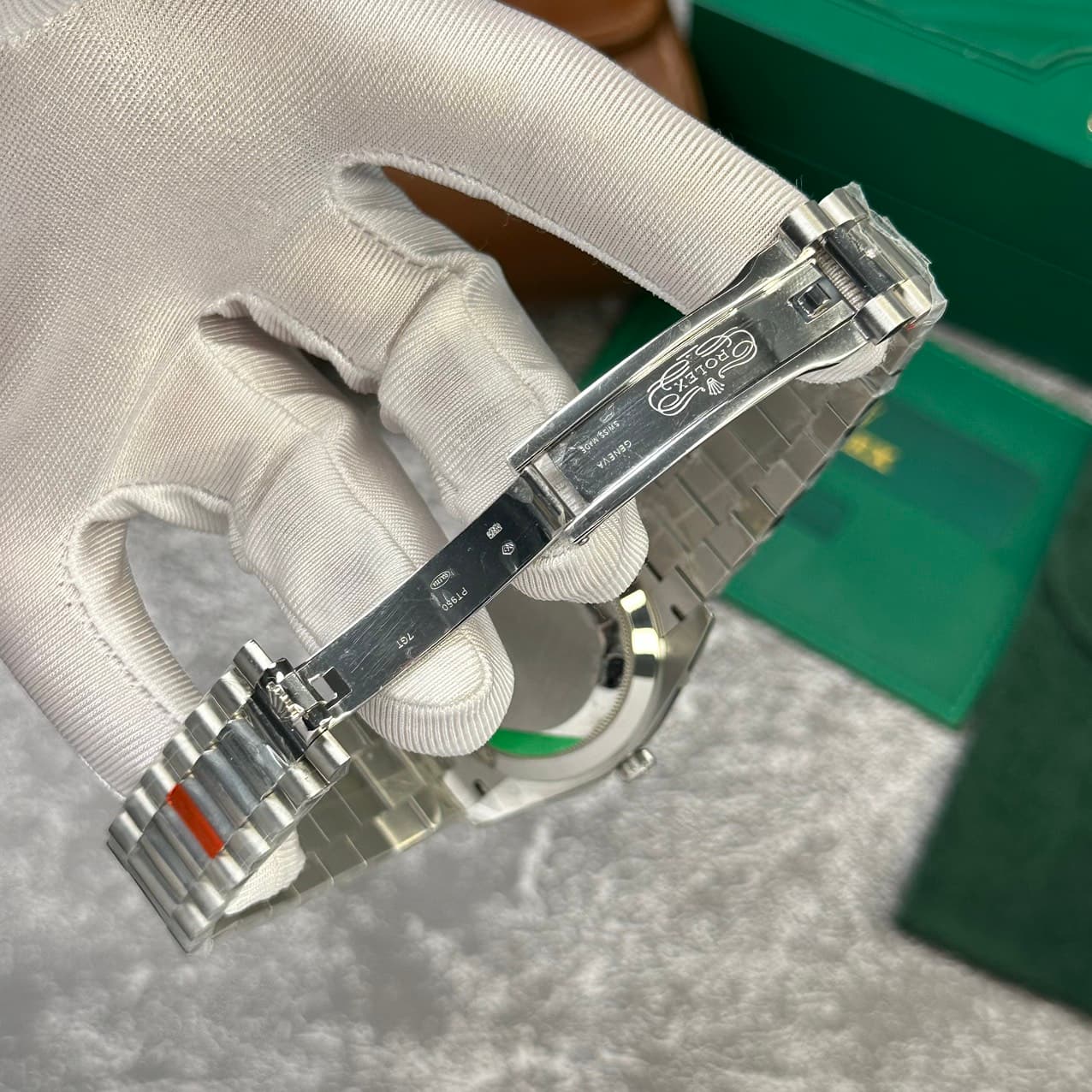 Dong-Ho-Rolex-Day-Date-228236-Mat-So-Dinh-Da-Rep-11-V2-GM-Factory-40mm-4-1