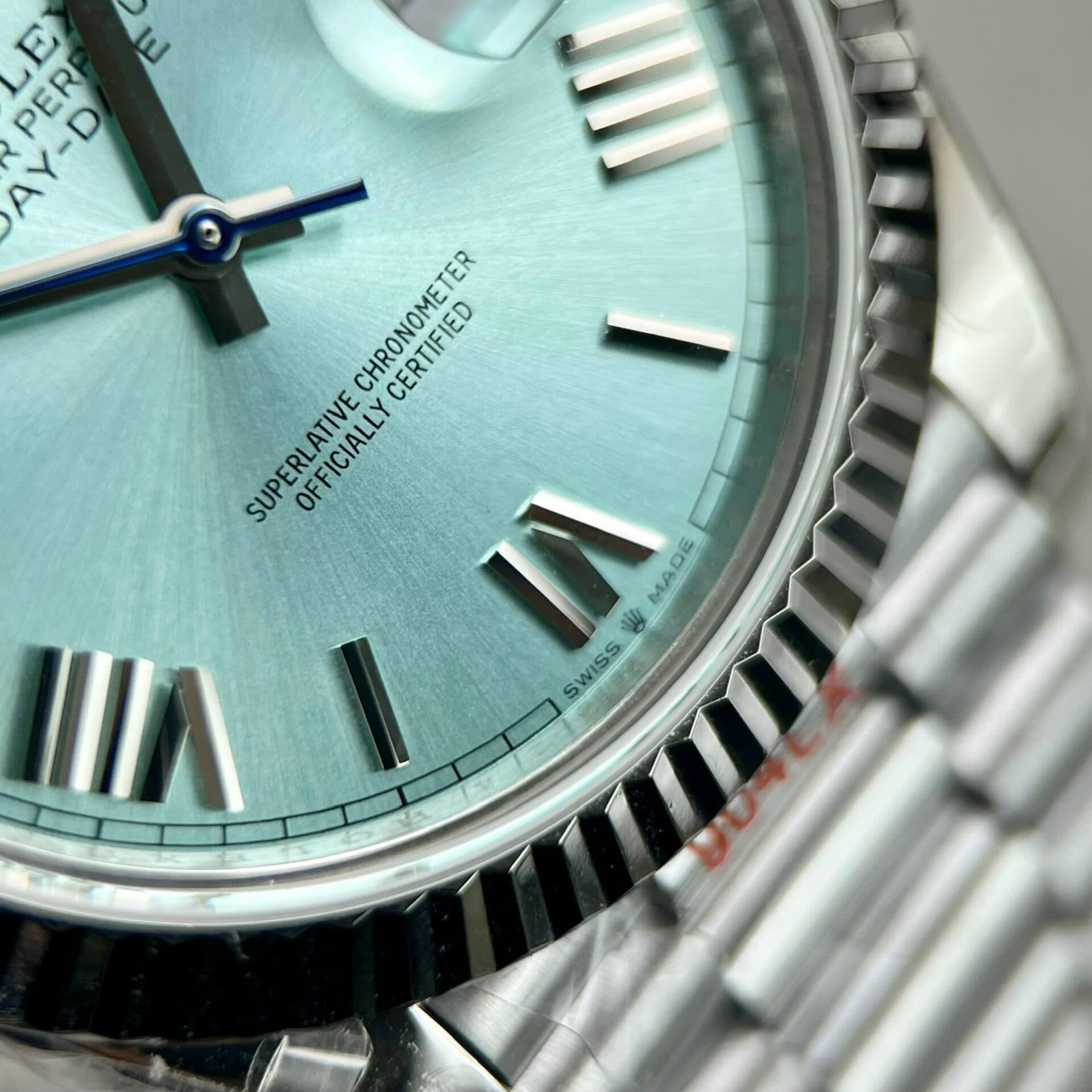 Dong-Ho-Rolex-Day-Date-228236-Replica-11-Mat-Xanh-Bang-Nha-May-GM-40mm-2-1
