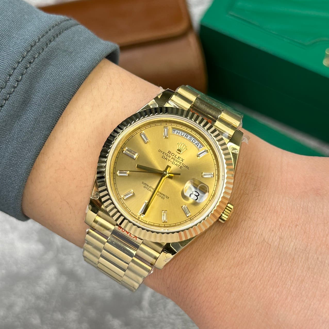 Dong-Ho-Rolex-Day-Date-228238-Rep-11-Thuy-Sy-Day-President-V2-GM-Factory-40mm-2-1