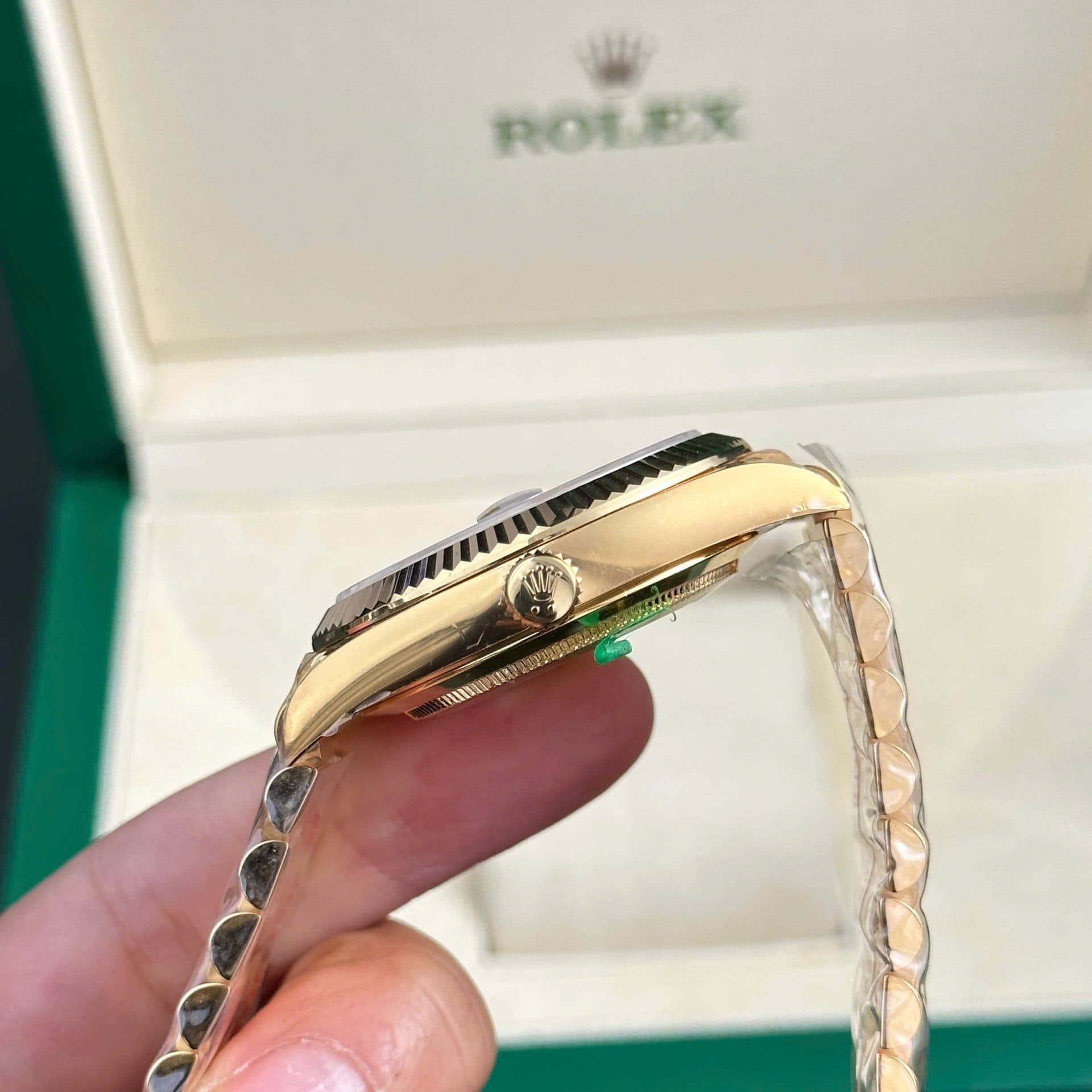 Dong-Ho-Rolex-Day-Date-228238-Replica-11-Mat-Vang-May-Caliber-3255-Thuy-Sy-Nha-May-AR-40mm-10-1