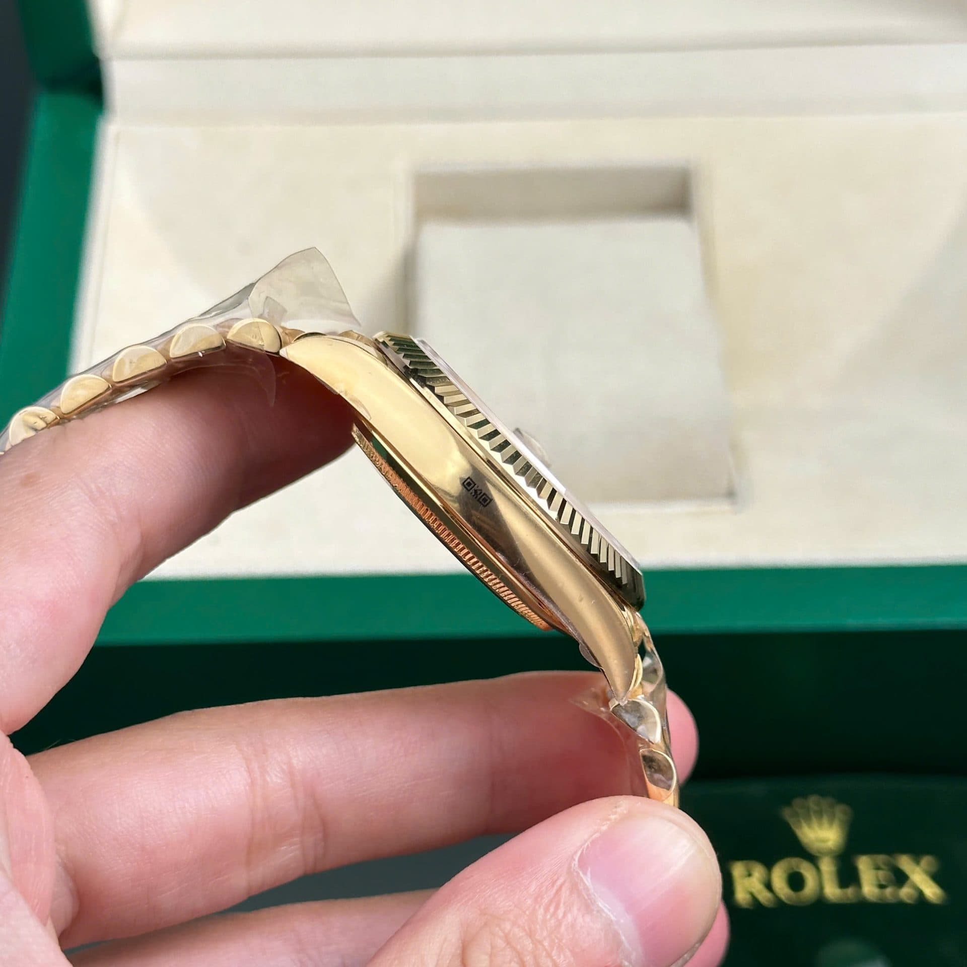 Dong-Ho-Rolex-Day-Date-228238-Replica-11-Mat-Vang-May-Caliber-3255-Thuy-Sy-Nha-May-AR-40mm-11-1