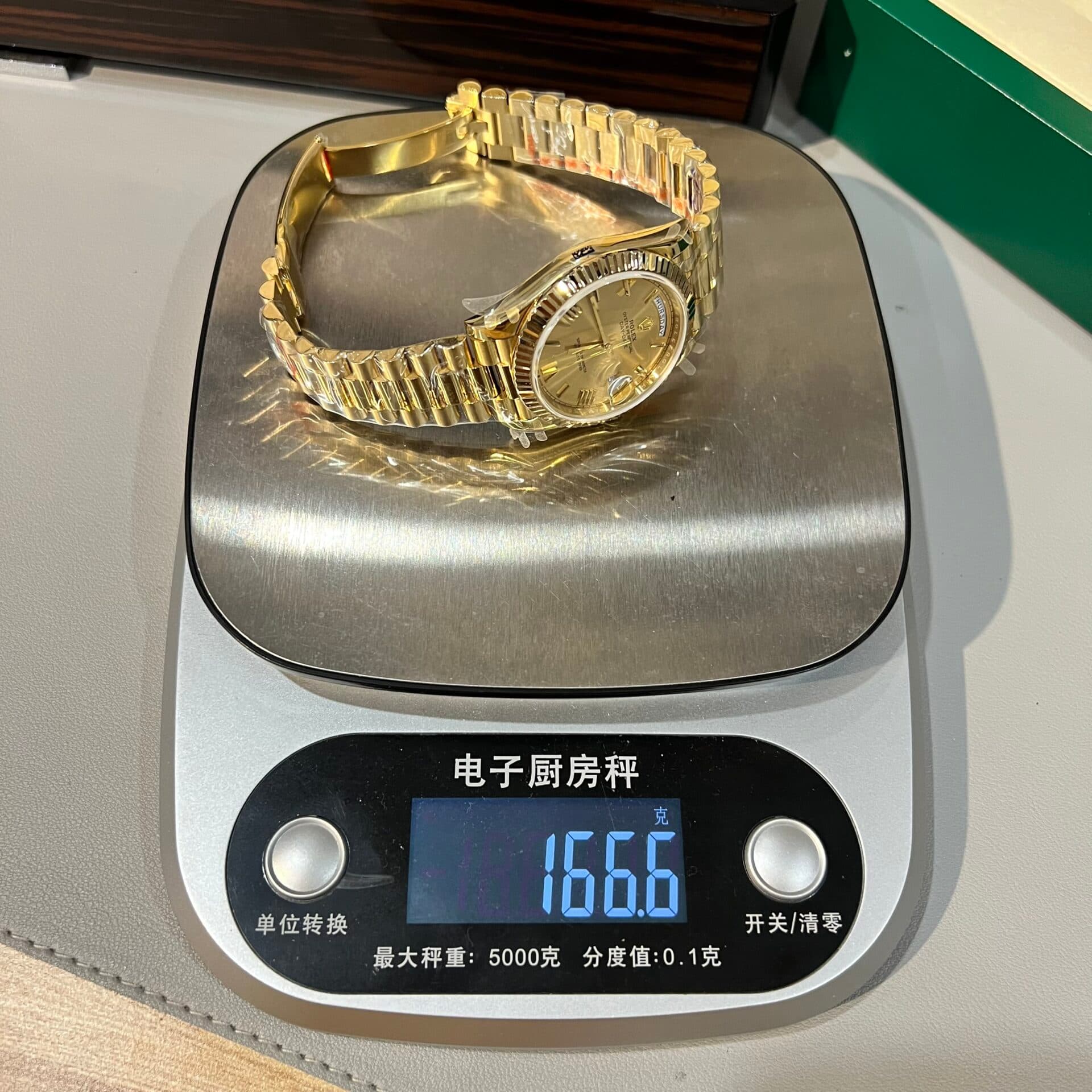 Dong-Ho-Rolex-Day-Date-228238-Tinh-Chinh-166gr-GM-V2-Like-auth-40mm-2-1
