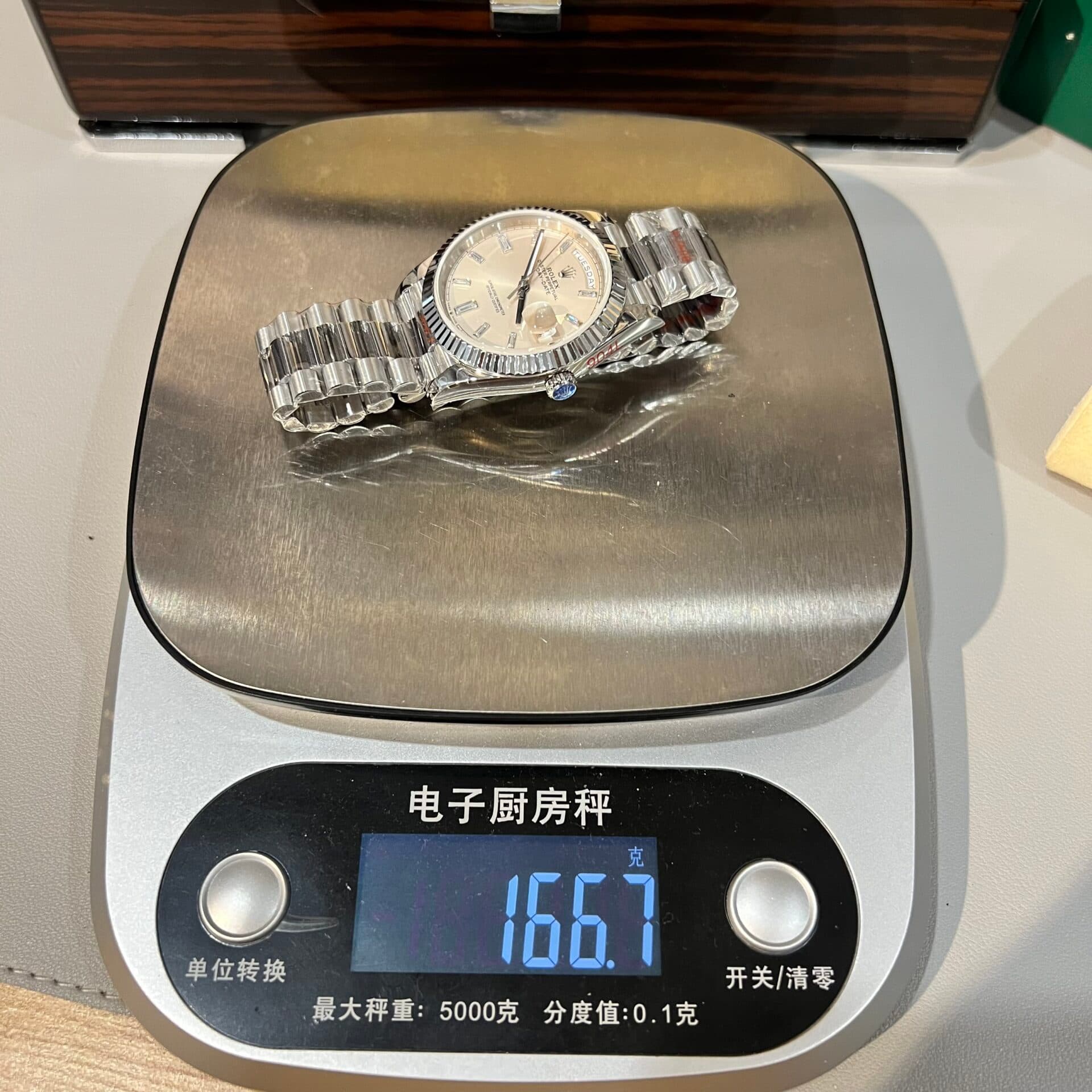 Dong-Ho-Rolex-Day-Date-228239-Replica-11-Tinh-Chinh-166gr-GM-V2-40mm-4-1