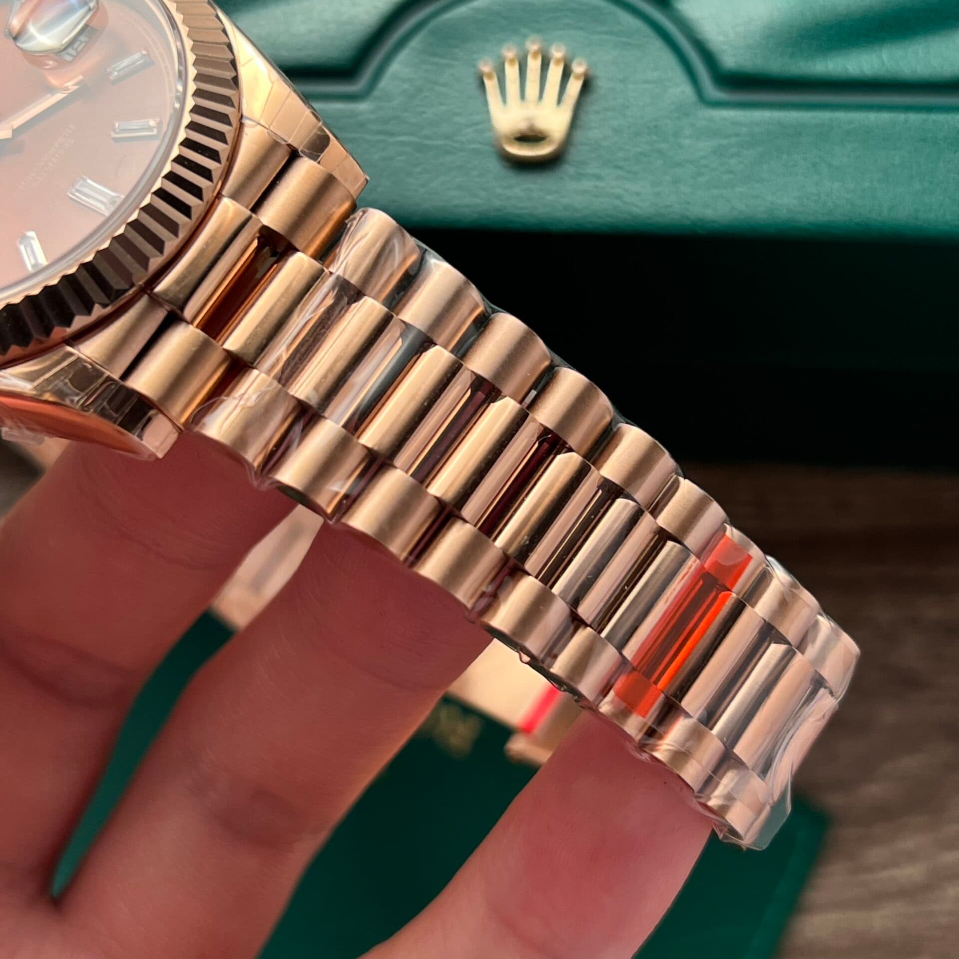 Dong-Ho-Rolex-Day-Date-228345RBR-Mat-Chocolate-Fake-11-3-1