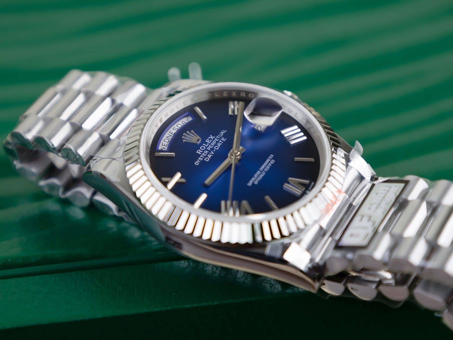 Dong-Ho-Rolex-Day-Date-Blue-Ombre-Che-Tac-Nha-May-QF-Ban-Nang-40mm-4-1
