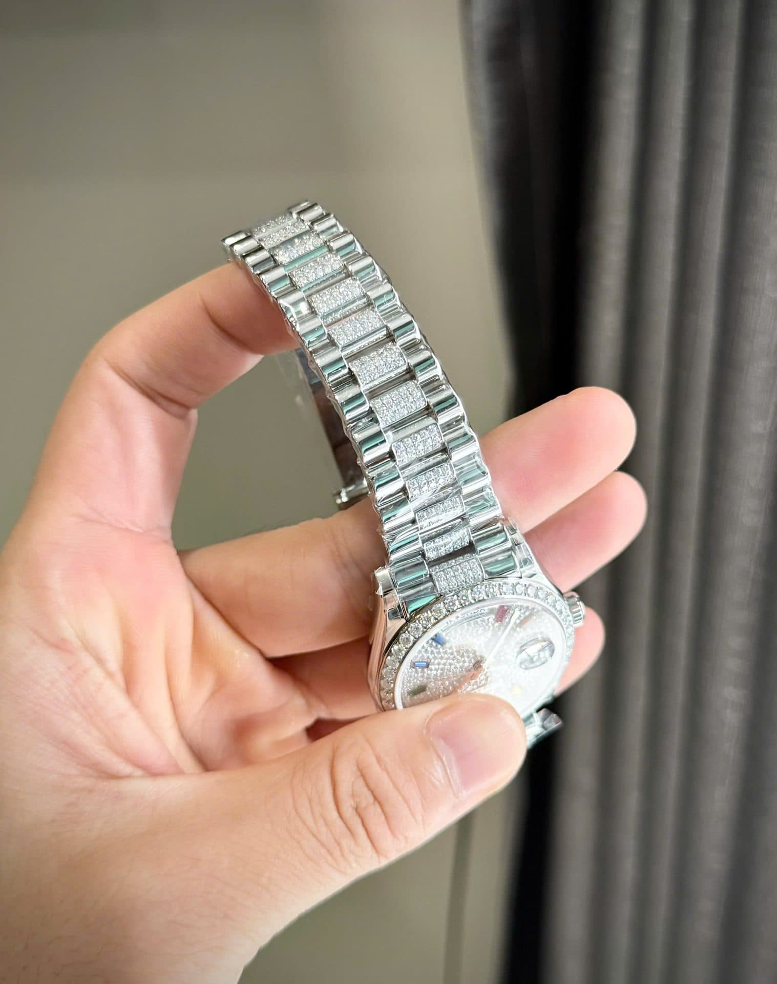 Dong-Ho-Rolex-Day-Date-Chec-Tac-Dinh-Kim-Cuong-Moissanite-Coc-So-Da-7-Mau-36mm-5-1