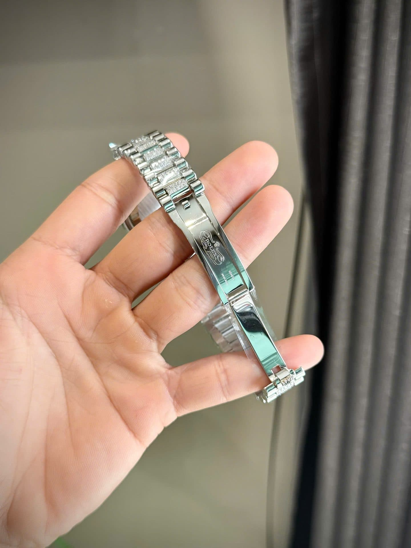 Dong-Ho-Rolex-Day-Date-Chec-Tac-Dinh-Kim-Cuong-Moissanite-Coc-So-Da-7-Mau-36mm-6-1