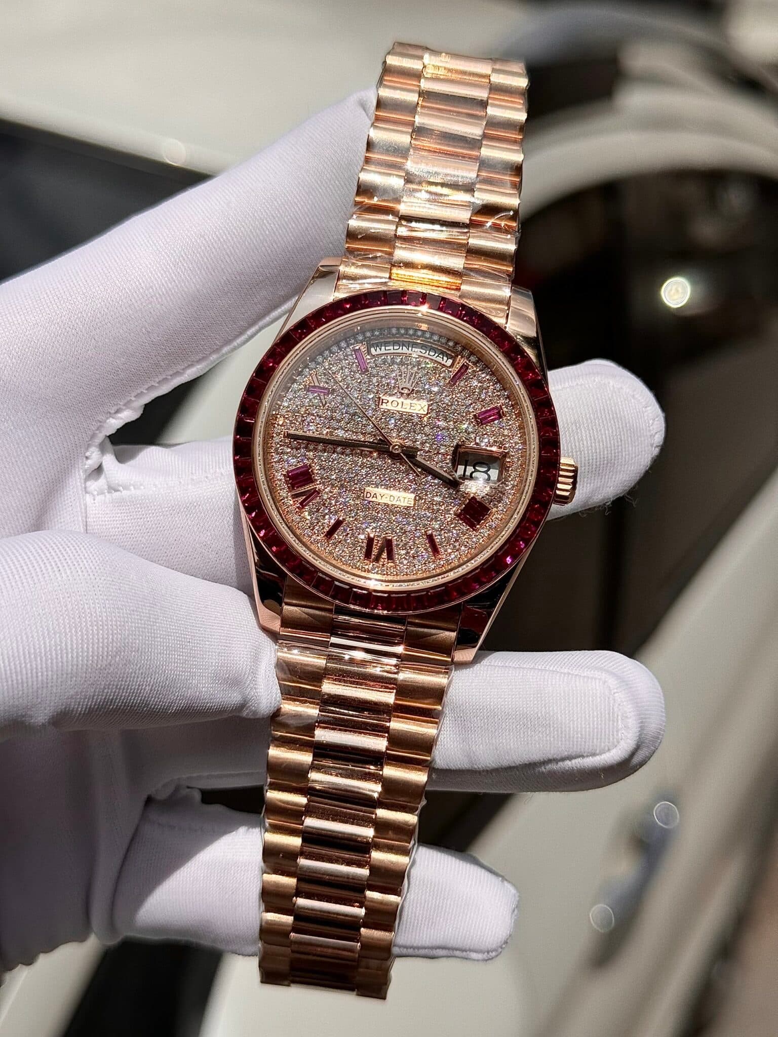Dong-Ho-Rolex-Day-Date-Do-Da-Ruby-Do-Baguette-Moissanite-GM-Factory-40mm-3-1