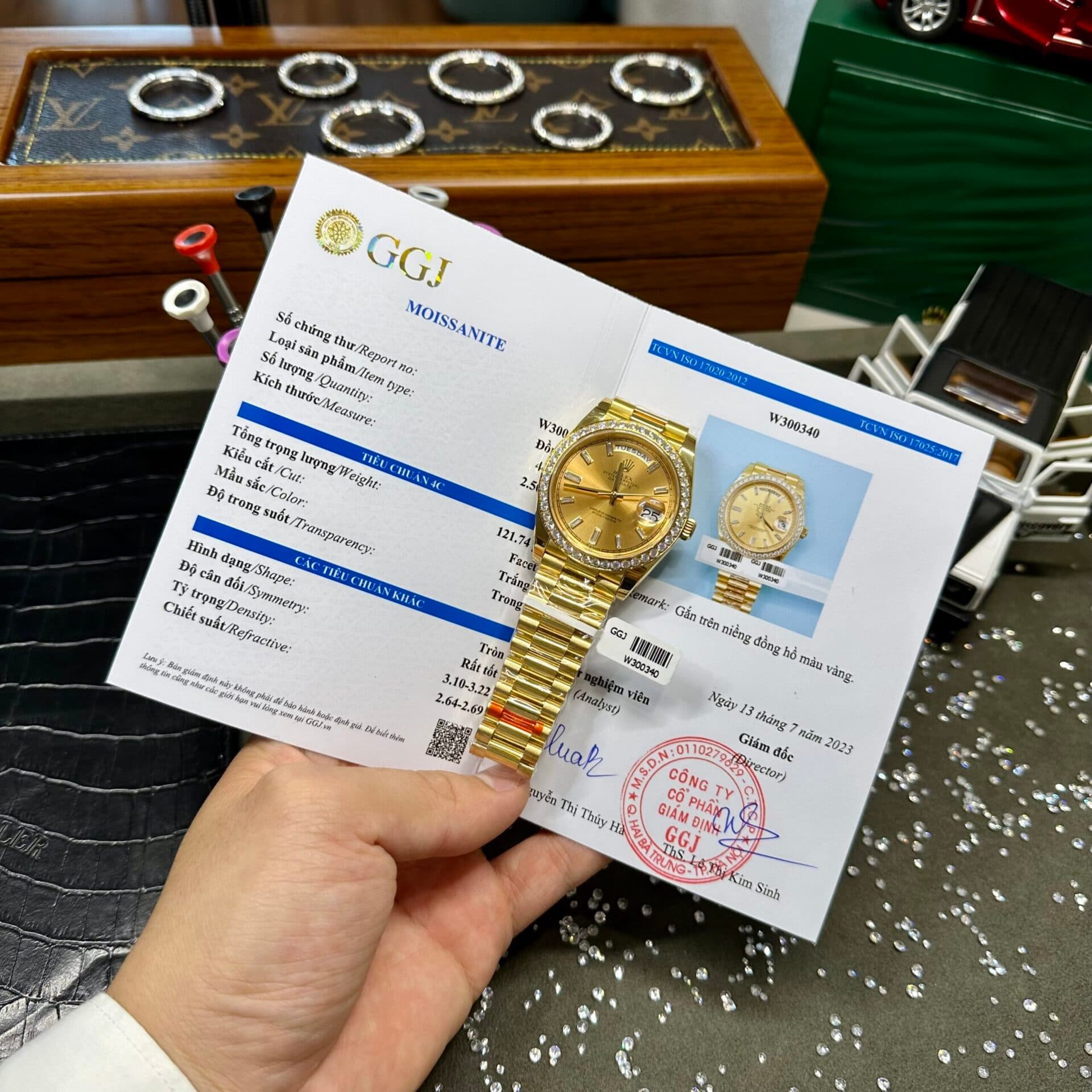 Dong-Ho-Rolex-Day-Date-Do-Kim-Cuong-Moissanite-EWF-40mm-1-scaled-1