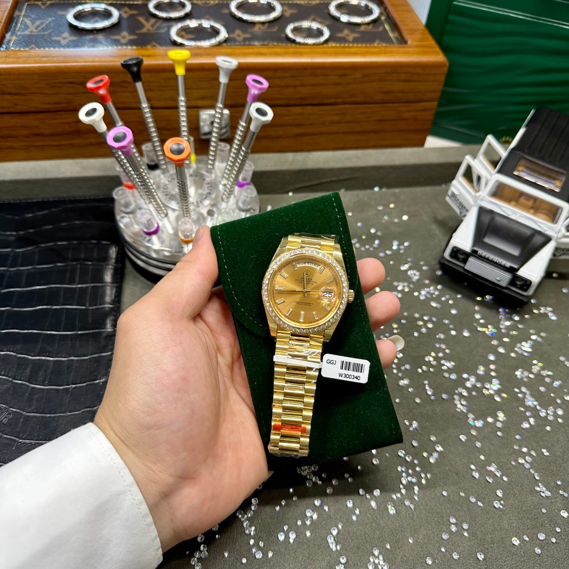 Dong-Ho-Rolex-Day-Date-Do-Kim-Cuong-Moissanite-EWF-40mm-3-scaled-1