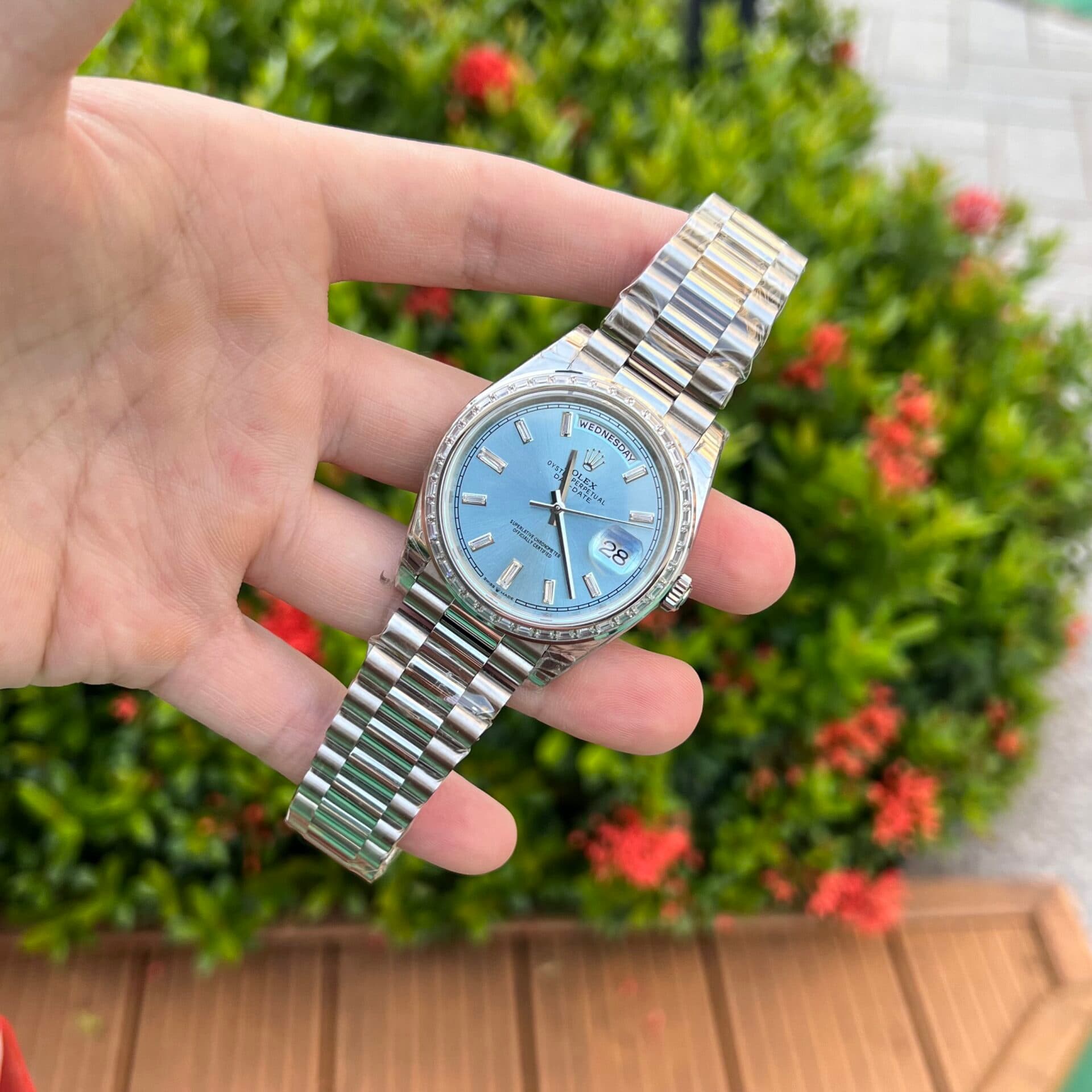 Dong-Ho-Rolex-Day-Date-Ice-Blue-Dinh-Da-Baguette-EW-40mm-1-1
