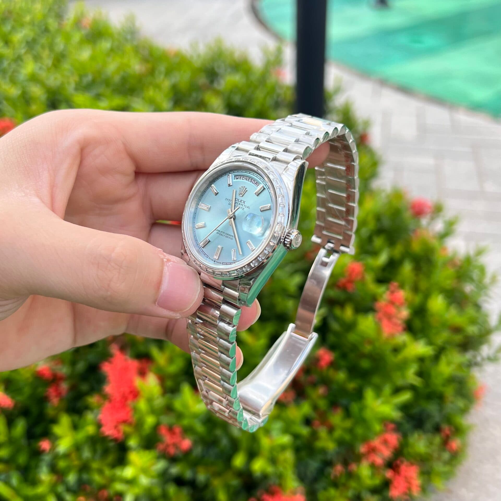 Dong-Ho-Rolex-Day-Date-Ice-Blue-Dinh-Da-Baguette-EW-40mm-4-1