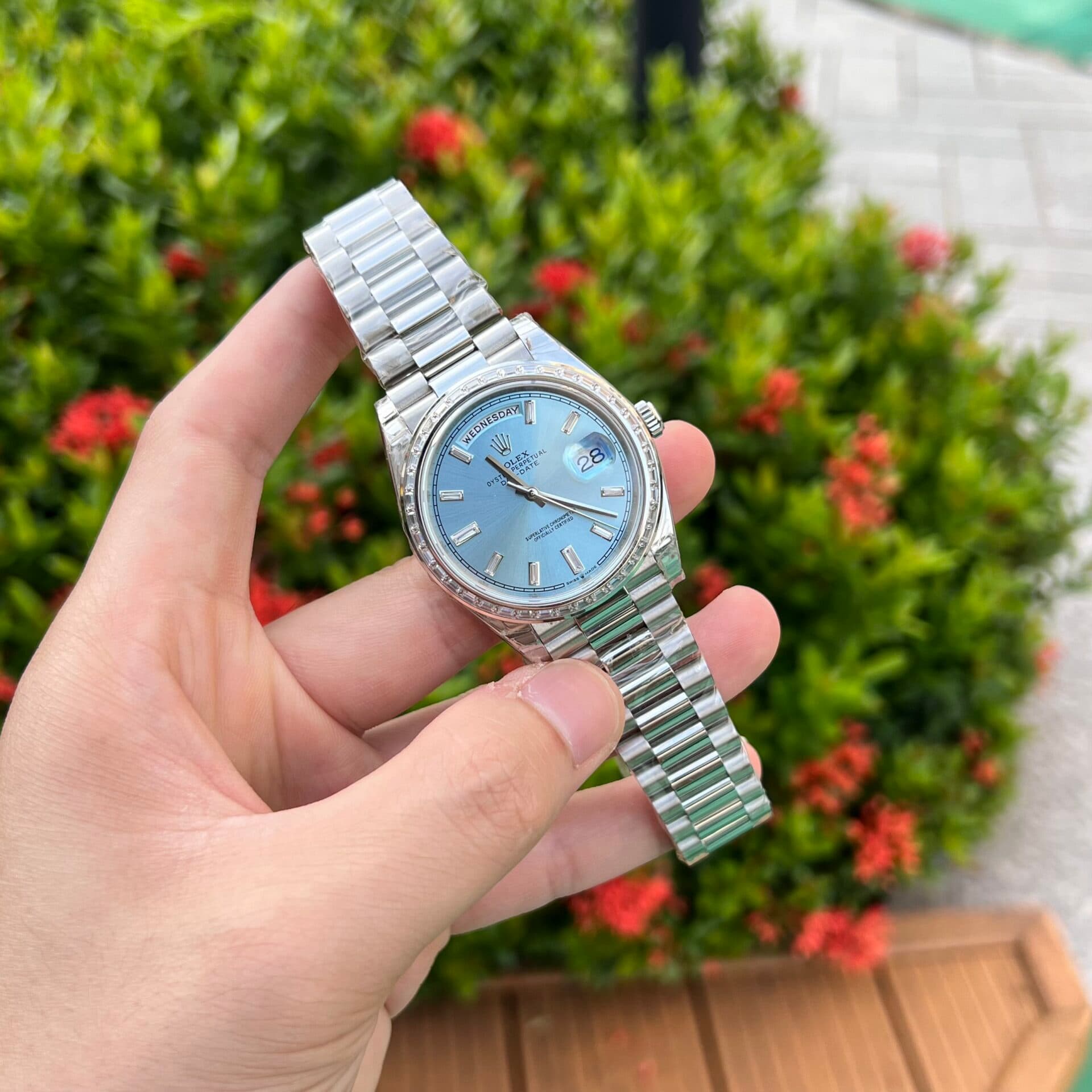 Dong-Ho-Rolex-Day-Date-Ice-Blue-Dinh-Da-Baguette-EW-40mm-5-1