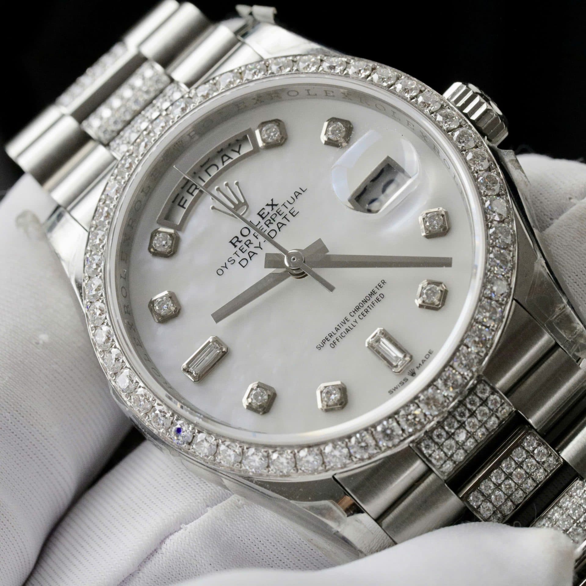 Dong-Ho-Rolex-Day-Date-Mat-MOP-Che-Tac-Dinh-Kim-Cuong-Moissanite-36mm-4-1