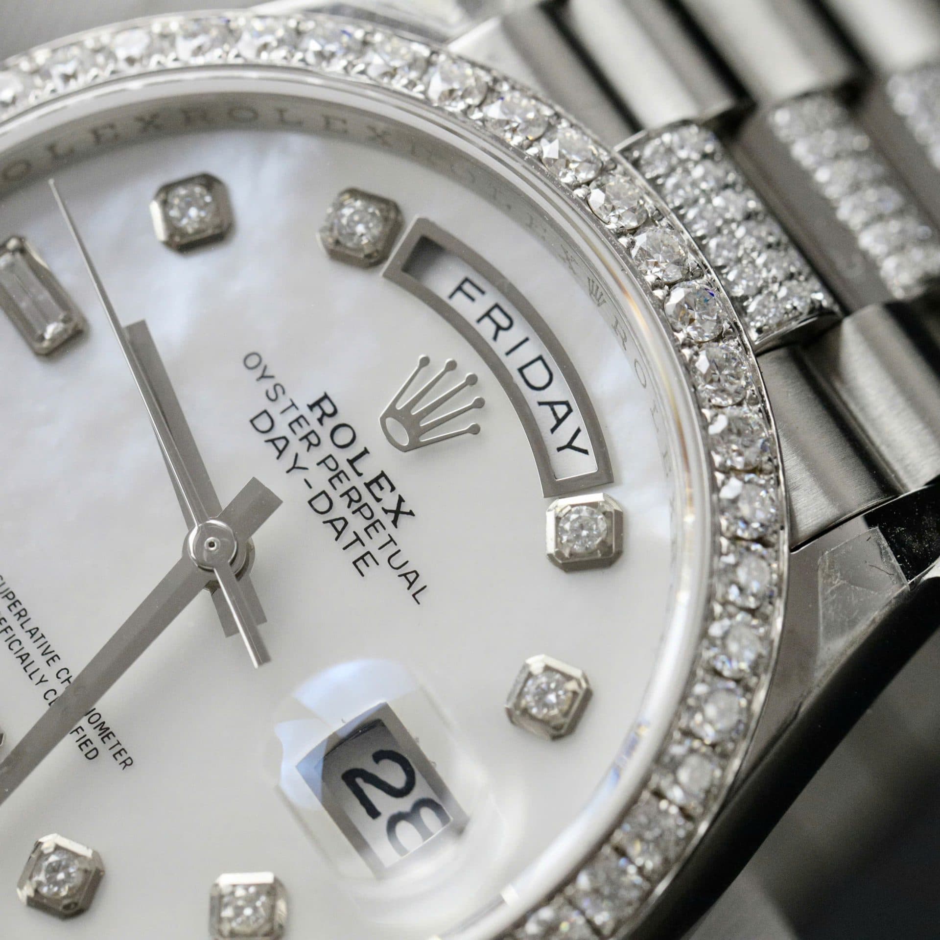 Dong-Ho-Rolex-Day-Date-Mat-MOP-Che-Tac-Dinh-Kim-Cuong-Moissanite-36mm-5-1