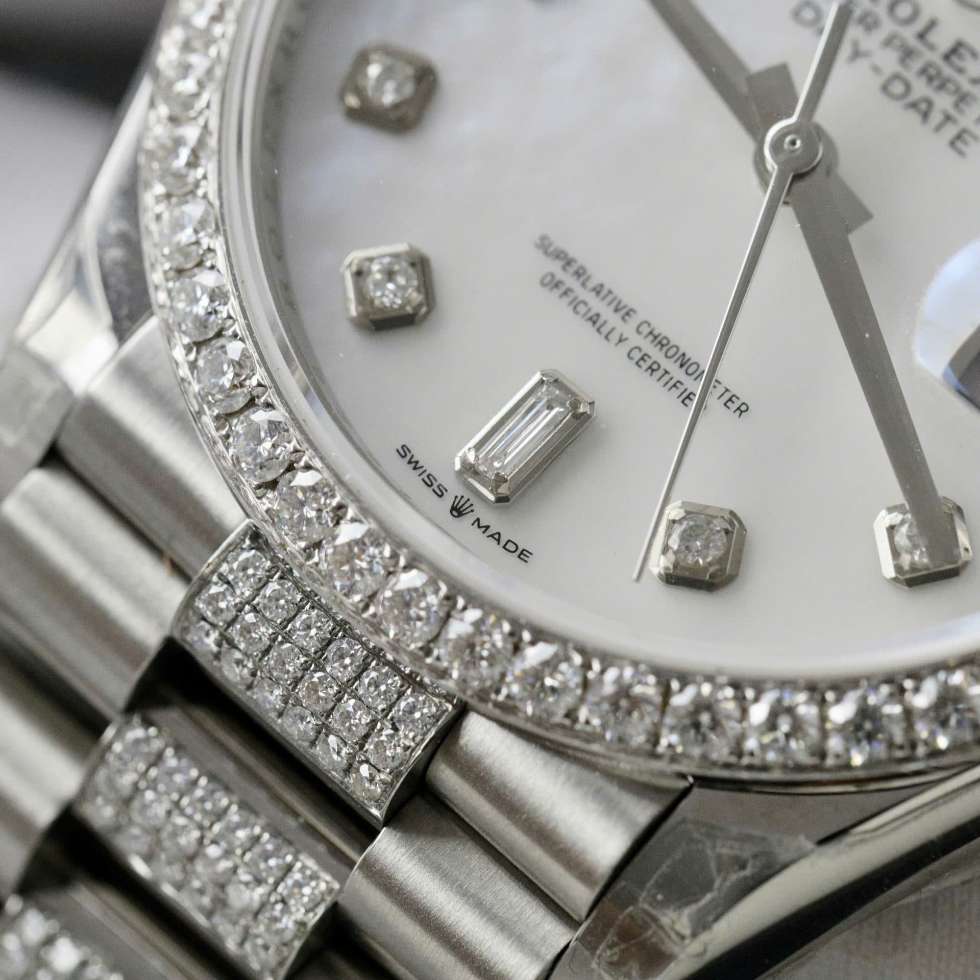 Dong-Ho-Rolex-Day-Date-Mat-MOP-Che-Tac-Dinh-Kim-Cuong-Moissanite-36mm-6-1
