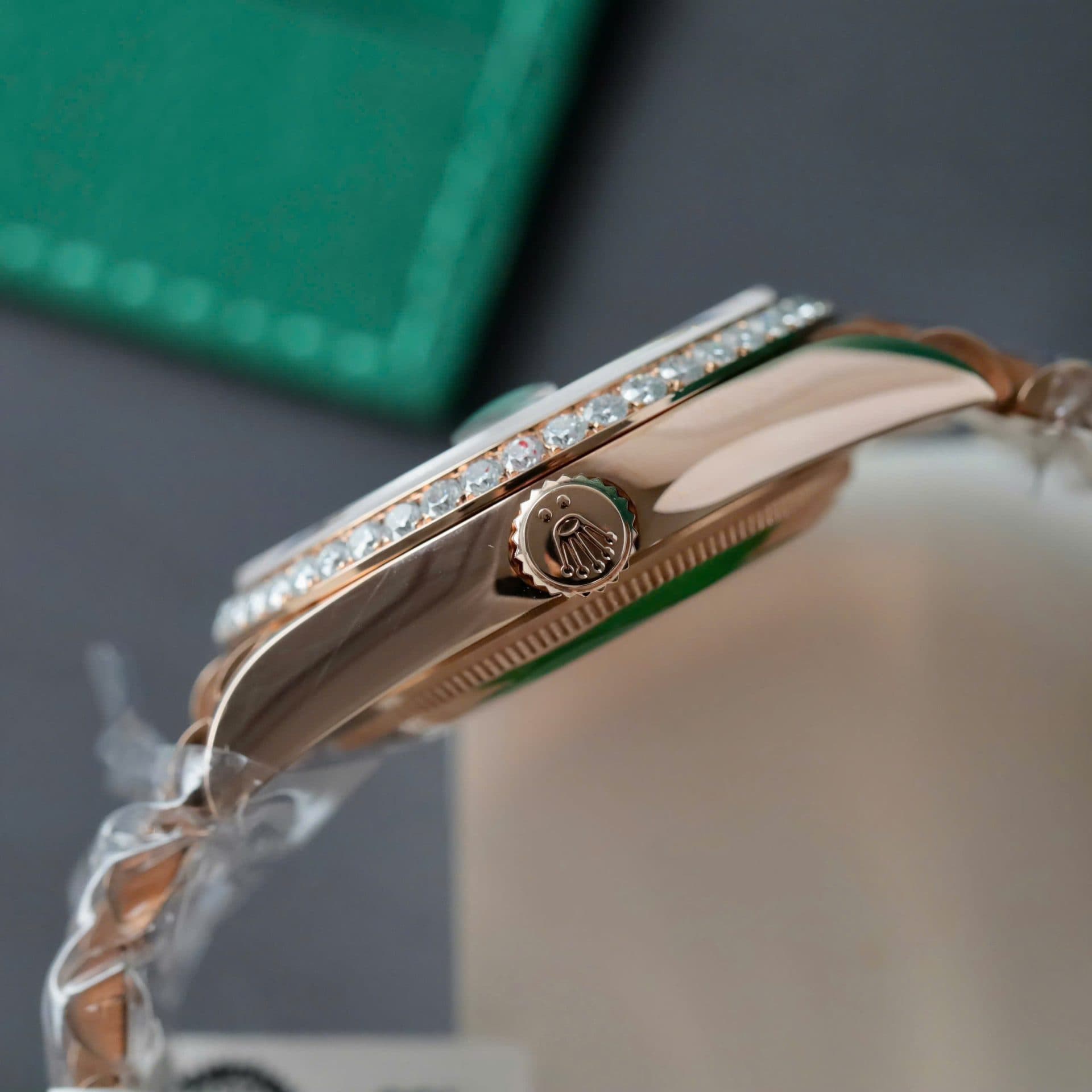 Dong-Ho-Rolex-Day-Date-Mat-Nham-Thach-Che-Tac-Boc-Vang-That-Dinh-Moissanite-GMF-36mm-8-1