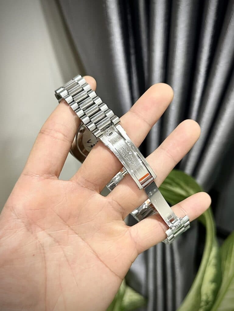 Dong-Ho-Rolex-Day-Date-Mat-Xanh-Bang-Coc-So-Arabic-Nha-May-GM-40mm-8-1