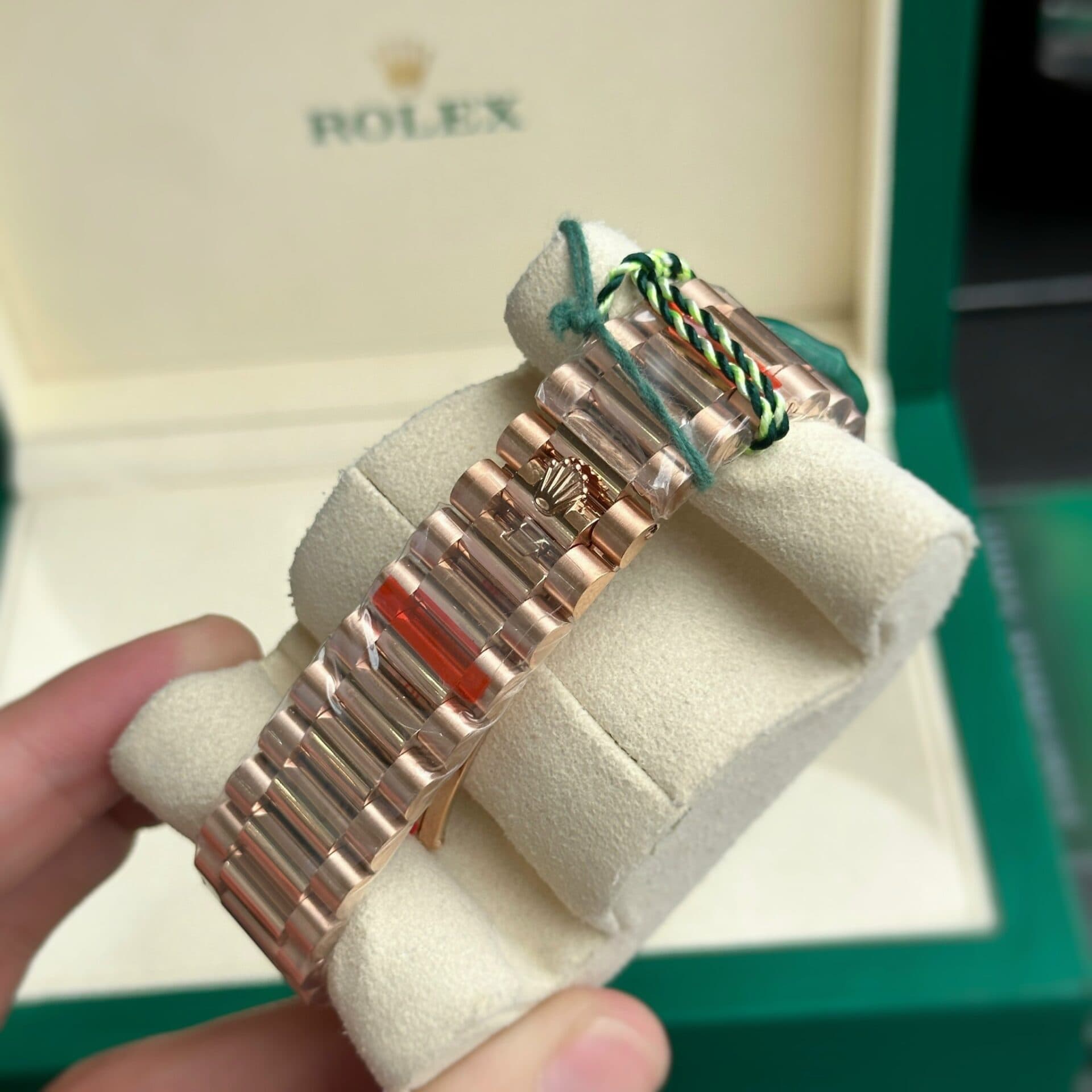 Dong-Ho-Rolex-Day-Date-Replica-11-2-4
