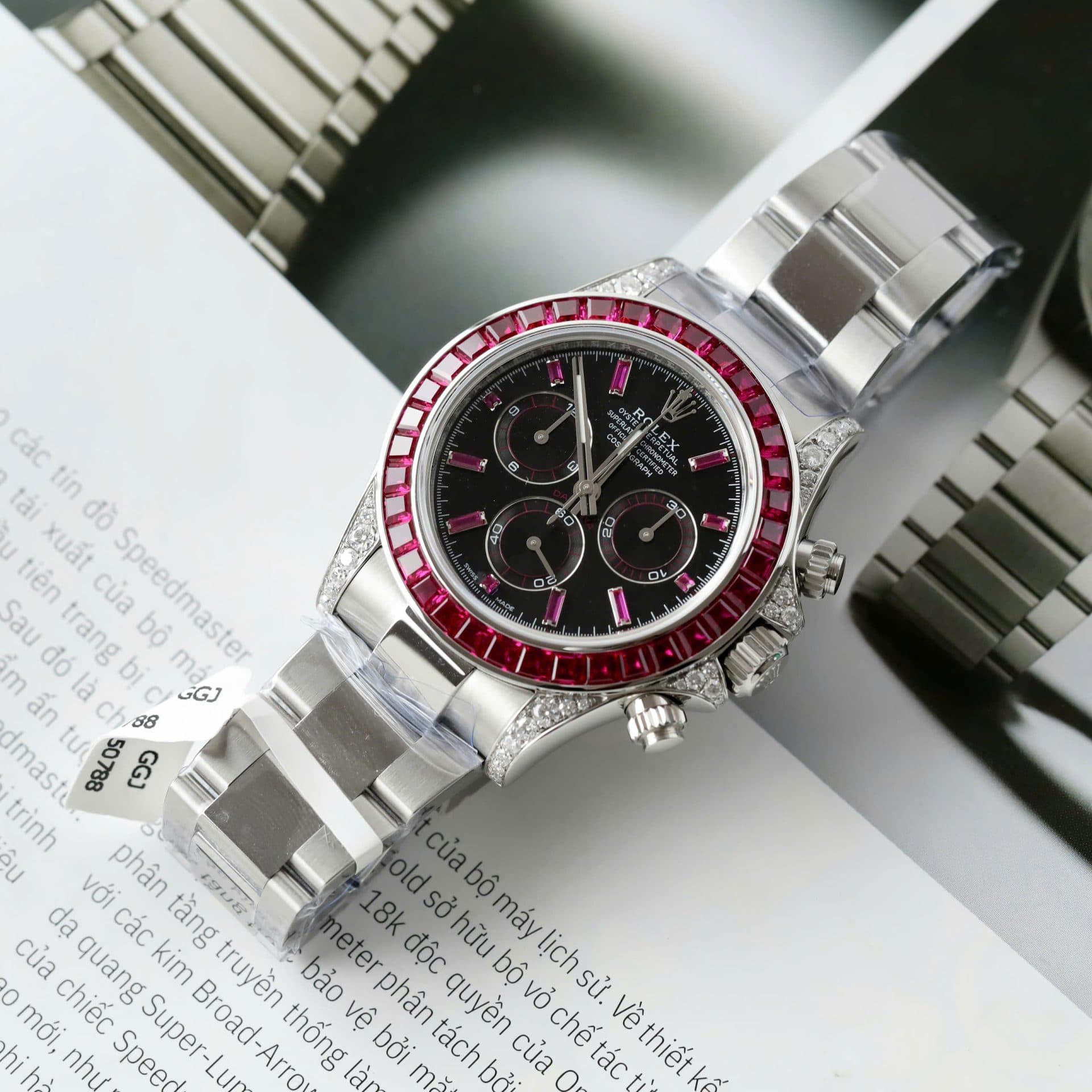 Dong-Ho-Rolex-Daytona-126599TRU-Che-Tac-Dinh-Ruby-Baguette-Tong-Hop-40mm-3-1