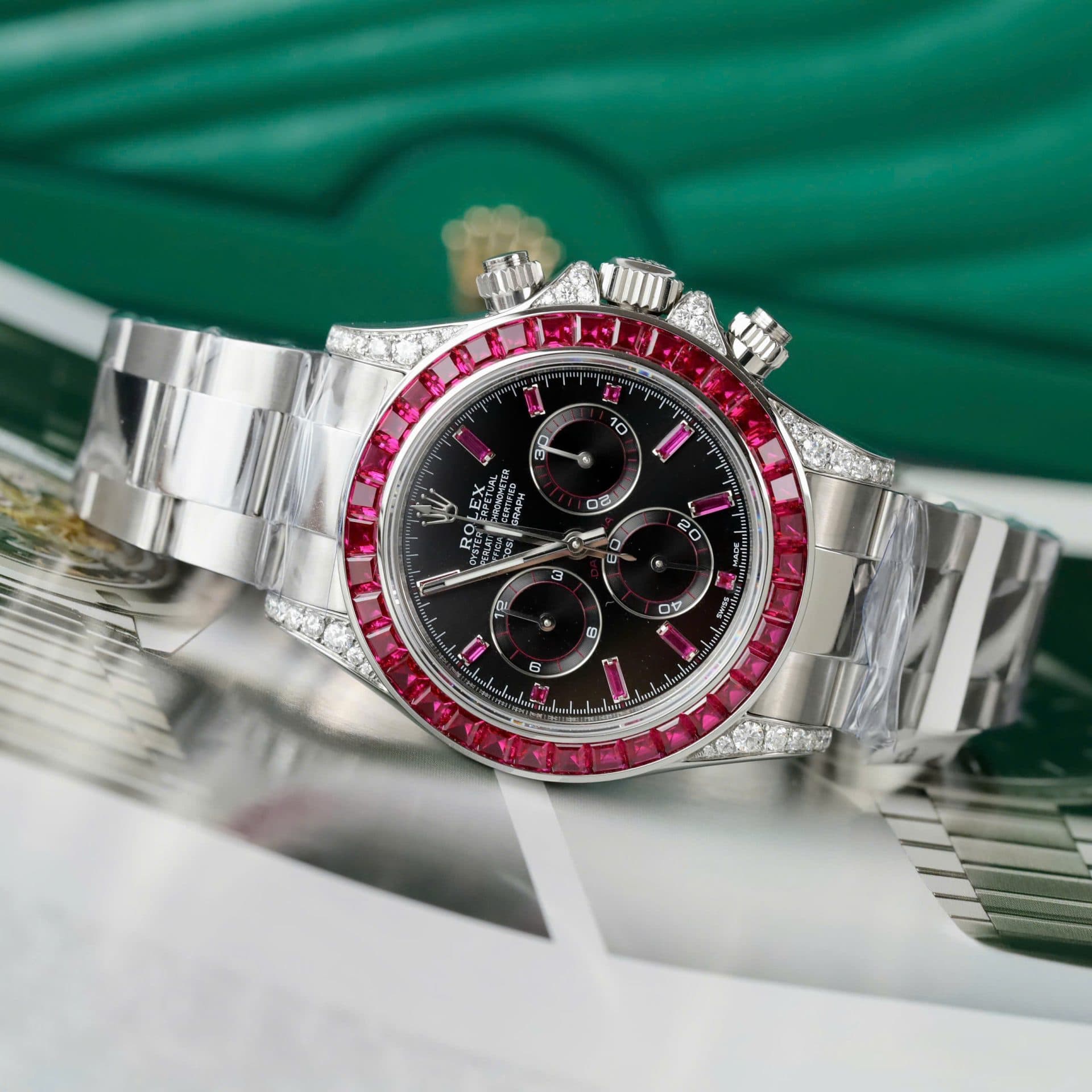Dong-Ho-Rolex-Daytona-126599TRU-Che-Tac-Dinh-Ruby-Baguette-Tong-Hop-40mm-4-1