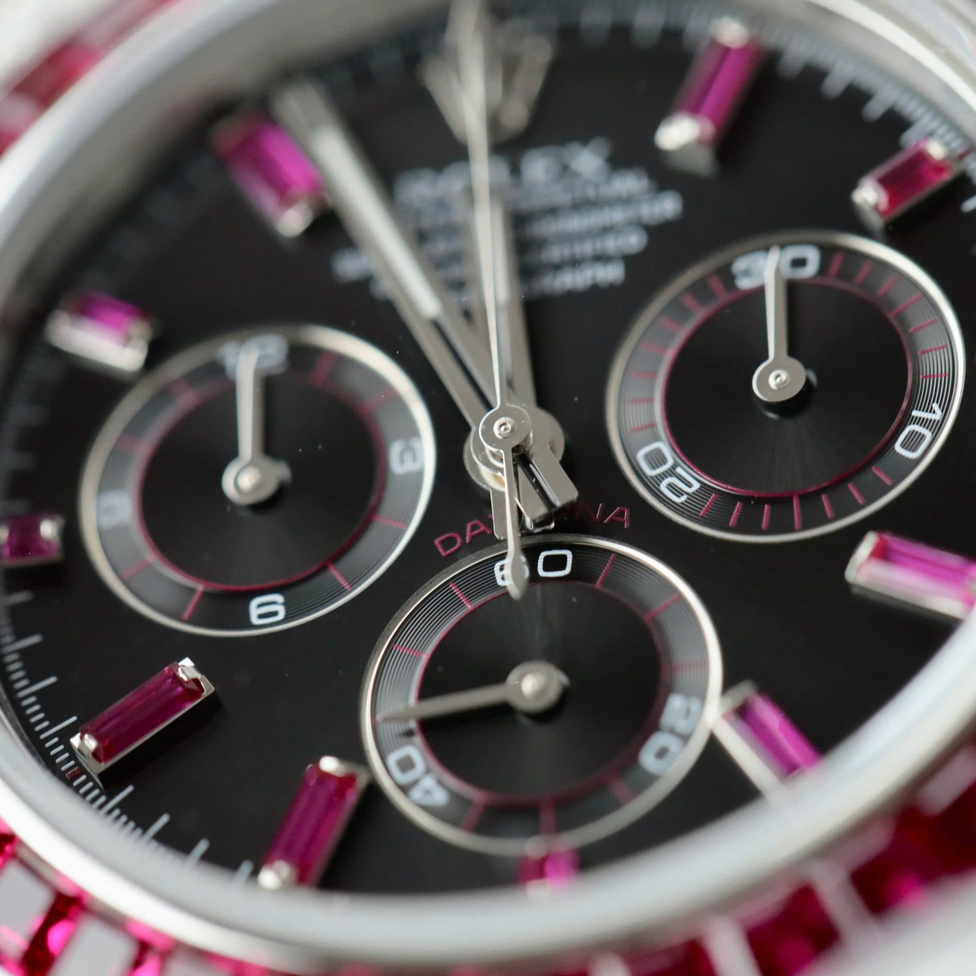 Dong-Ho-Rolex-Daytona-126599TRU-Che-Tac-Dinh-Ruby-Baguette-Tong-Hop-40mm-6-1