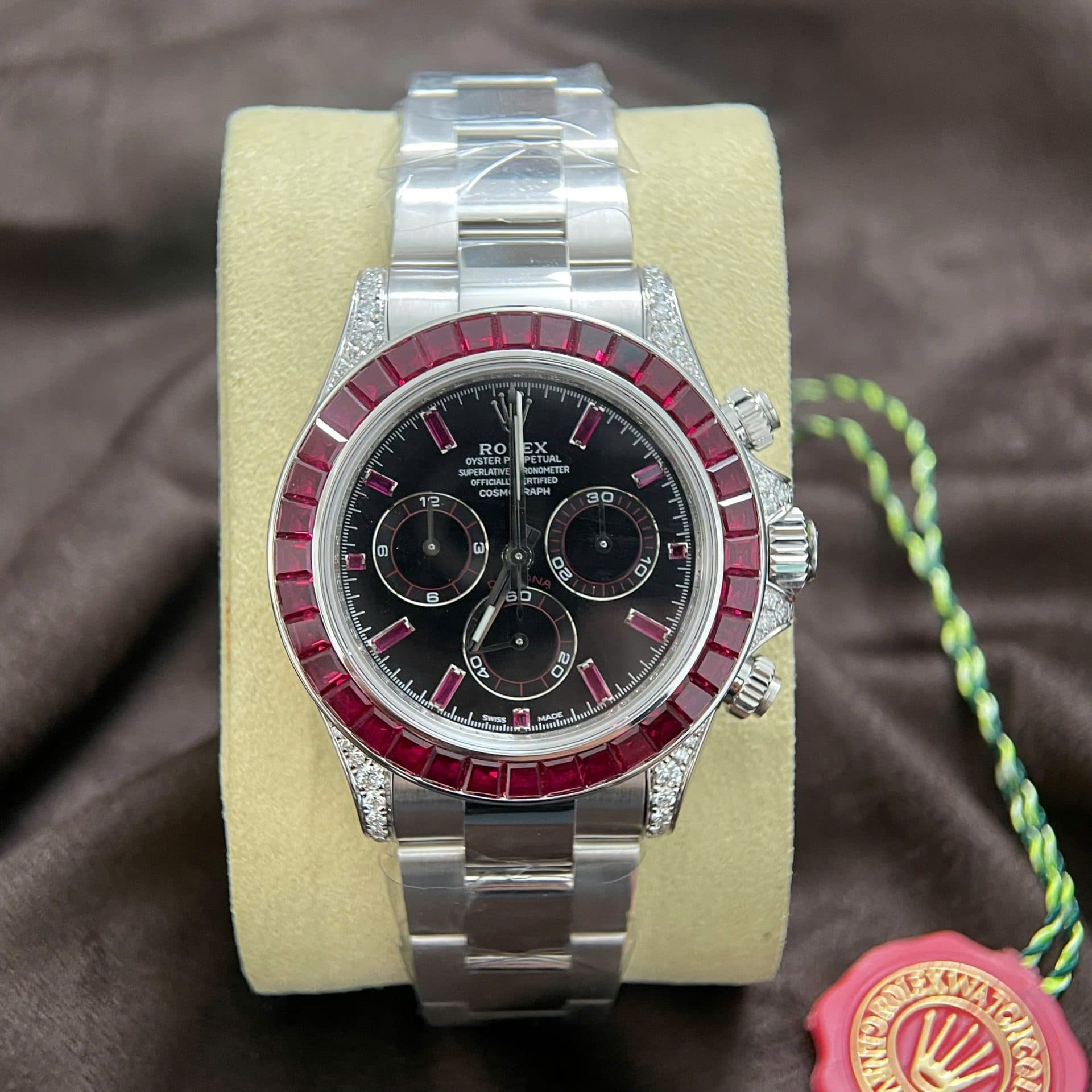 Dong-Ho-Rolex-Daytona-126599TRU-Vang-Trang-18K-Nguyen-Khoi-Ruby-Kim-Cuong-Tu-Nhien-40mm-2-1