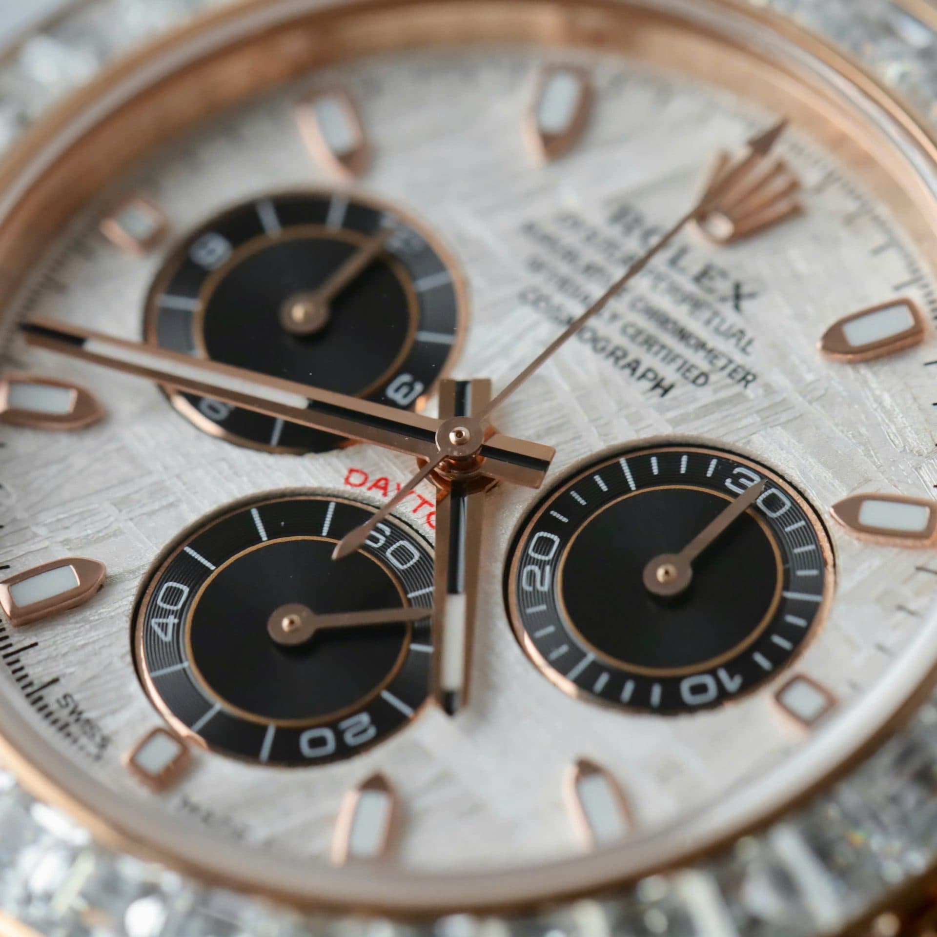 Dong-Ho-Rolex-Daytona-Mat-Thien-Thach-Che-Tac-Boc-Vang-That-Dinh-Kim-Cuong-Moissanite-Baguette-40mm-5-1