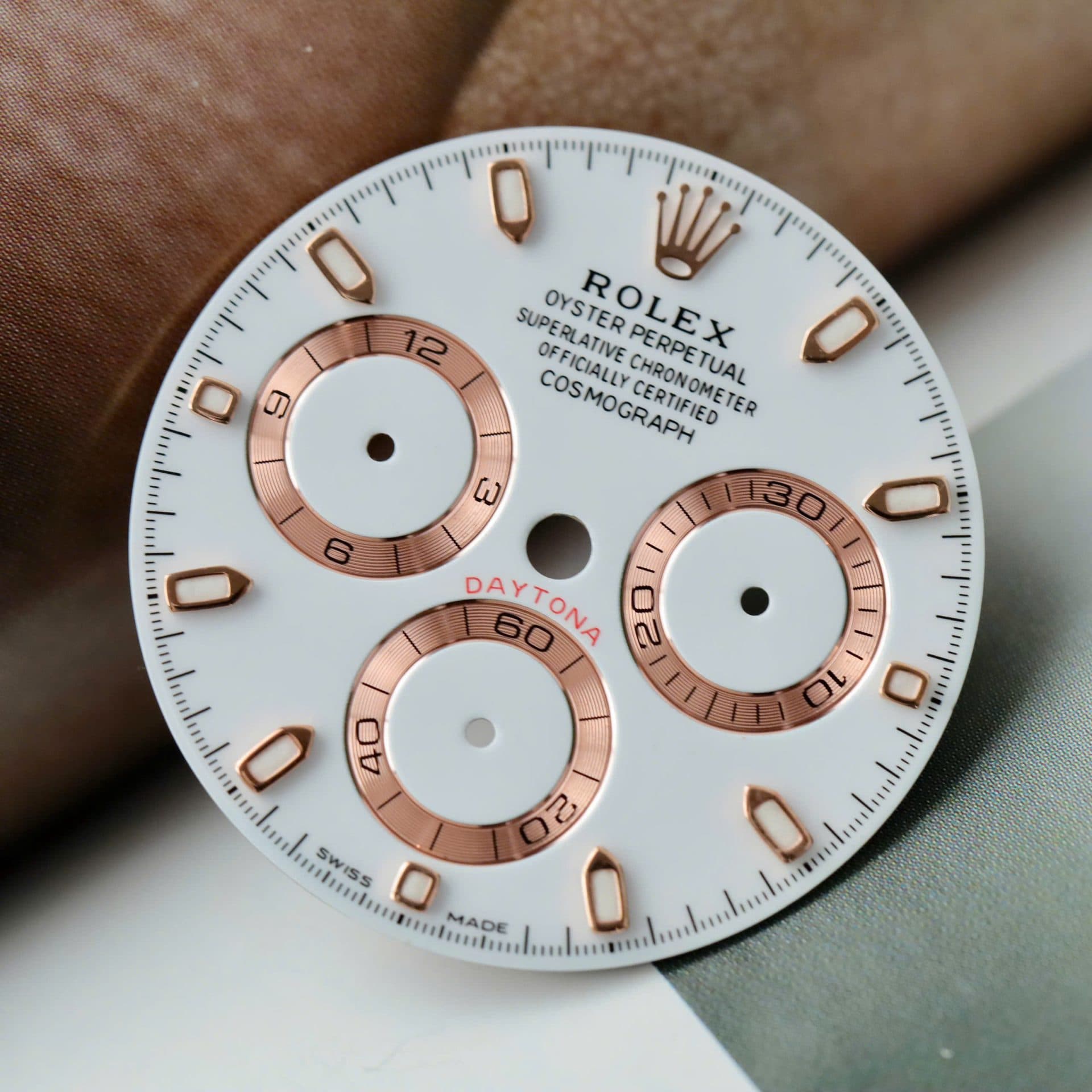 Dong-Ho-Rolex-Daytona-Mat-Thien-Thach-Che-Tac-Boc-Vang-That-Dinh-Kim-Cuong-Moissanite-Baguette-40mm-7-1