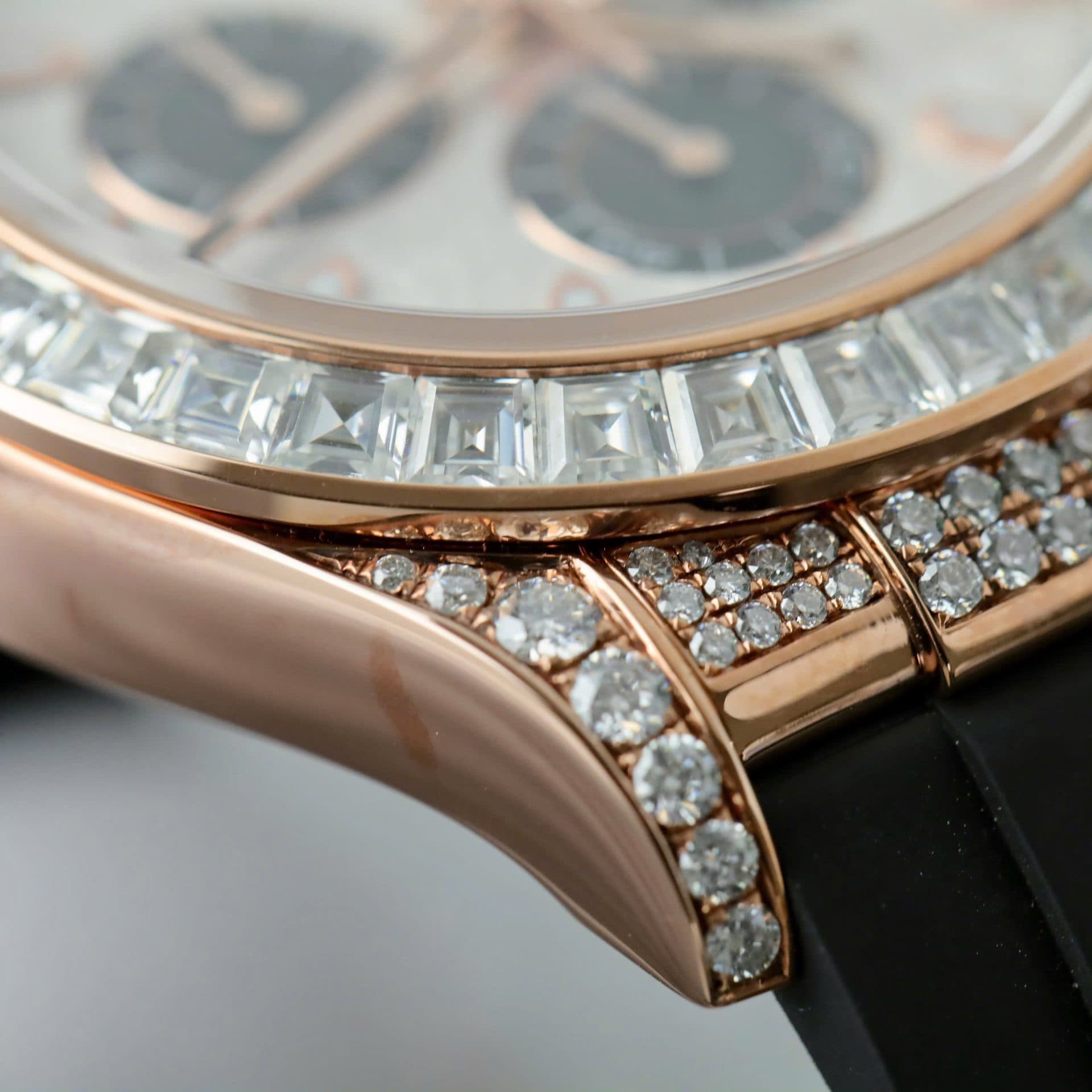 Dong-Ho-Rolex-Daytona-Mat-Thien-Thach-Che-Tac-Boc-Vang-That-Dinh-Kim-Cuong-Moissanite-Baguette-40mm-9-1