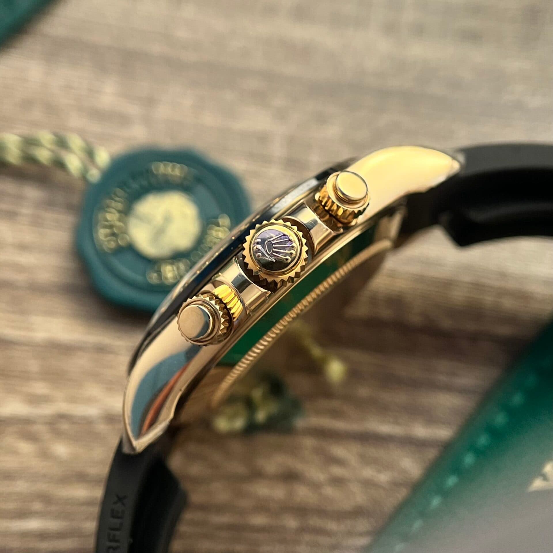 Dong-Ho-Rolex-Daytona-REplica-11-1-scaled-1
