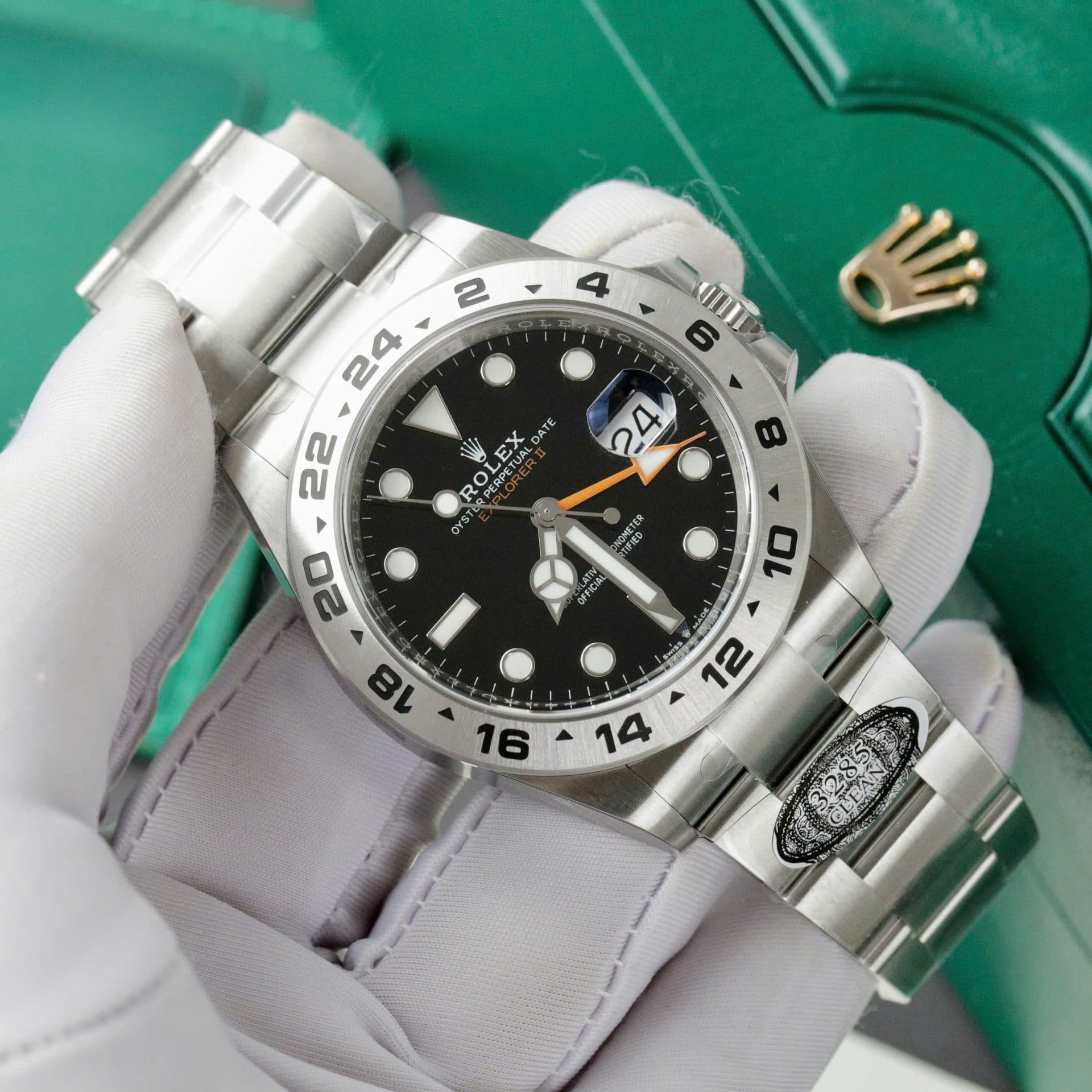 Dong-Ho-Rolex-Explorer-II-226570-Rep-11-Cao-Cap-Nhat-Mat-Den-Nha-May-Clean-42mm-2-1