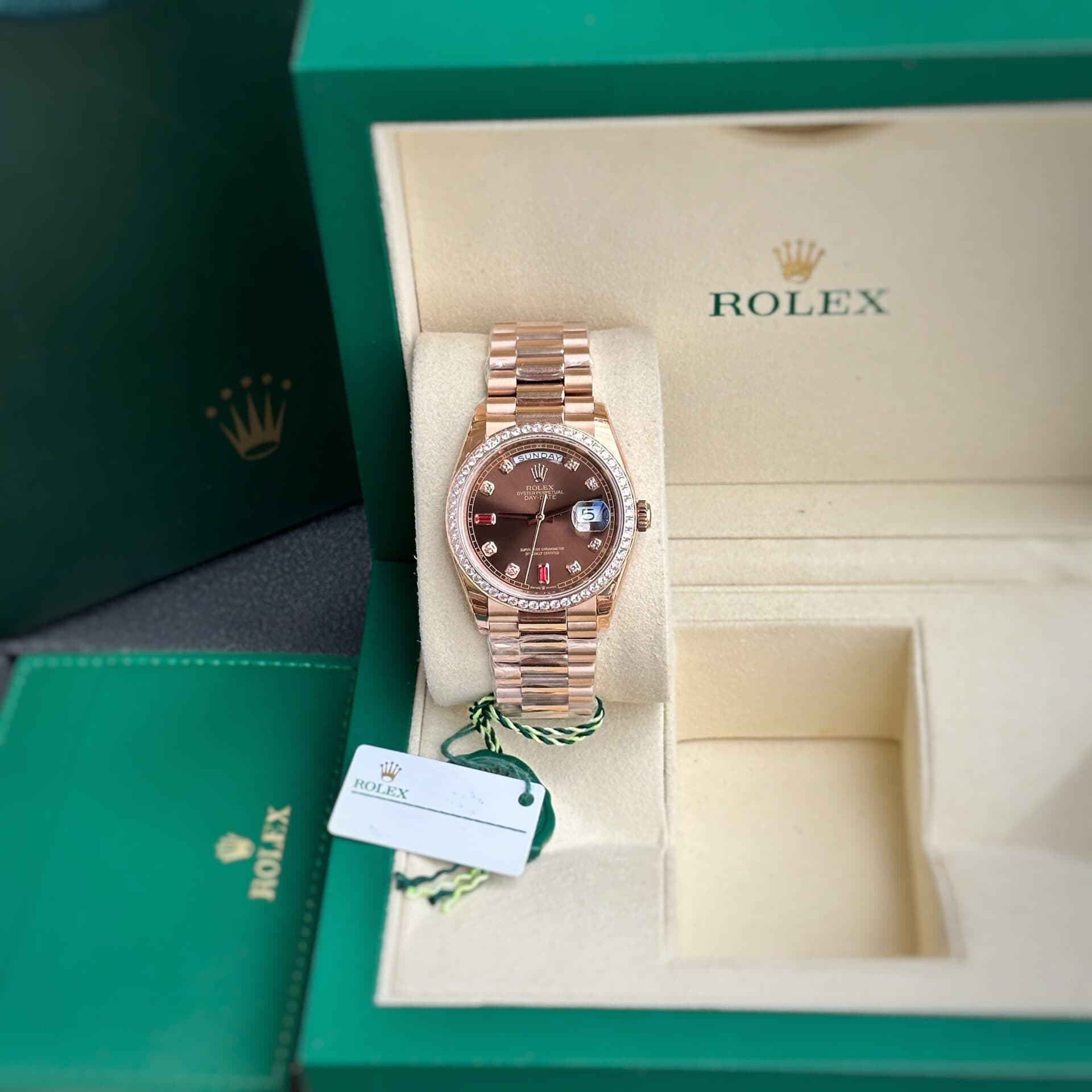 Dong-Ho-Rolex-Nam-Day-Date-Super-Fake-11-Ruby-Mat-Chocolate-EW-36mm-1-1