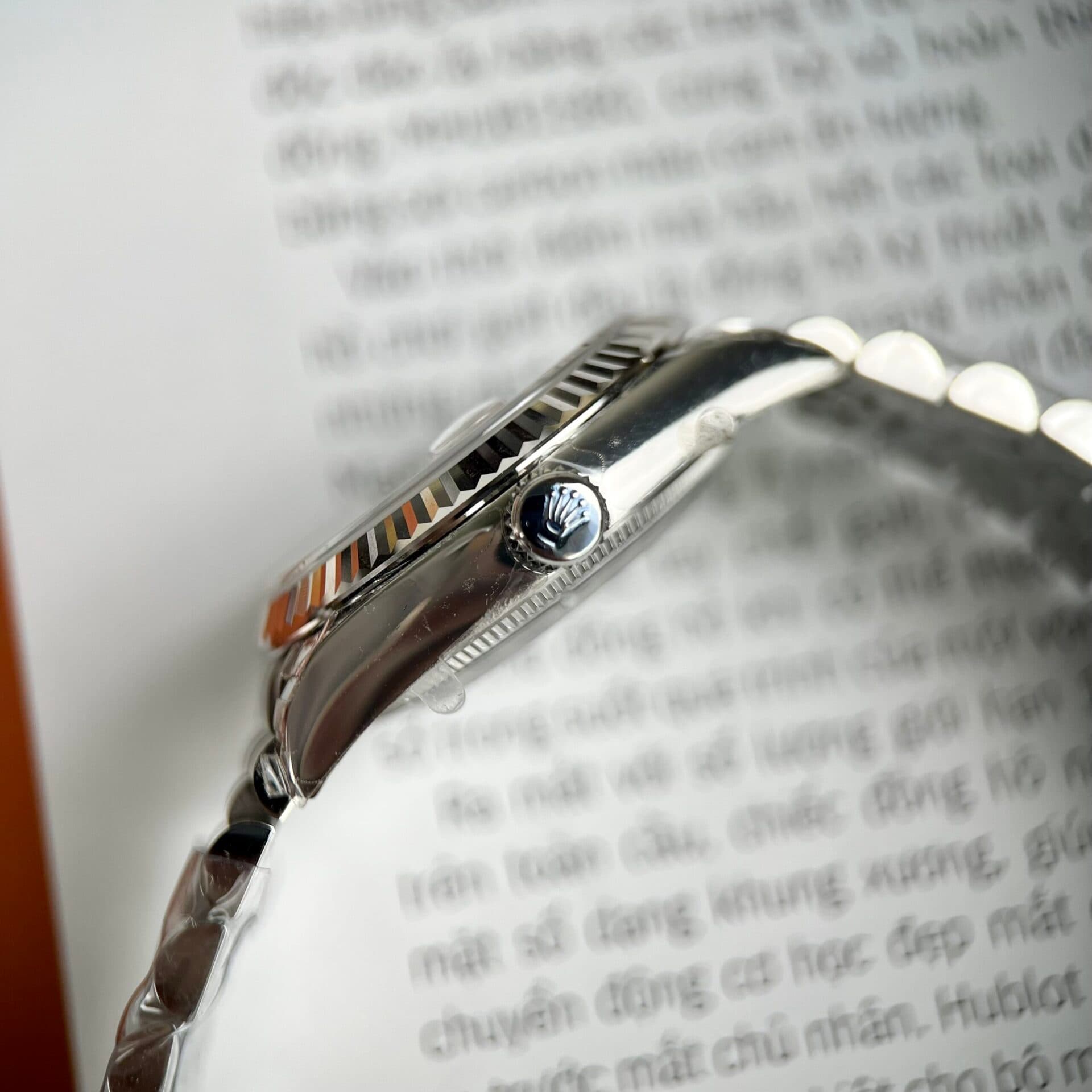 Dong-Ho-Rolex-Nu-DateJust-Mat-So-Vi-Tinh-Super-Fake-EWF-31mm-2-scaled-1