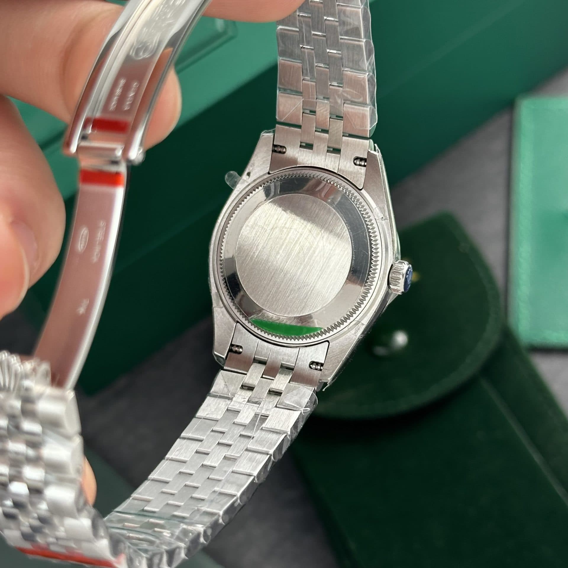 Dong-Ho-Rolex-Nu-Day-Kim-Loai-1