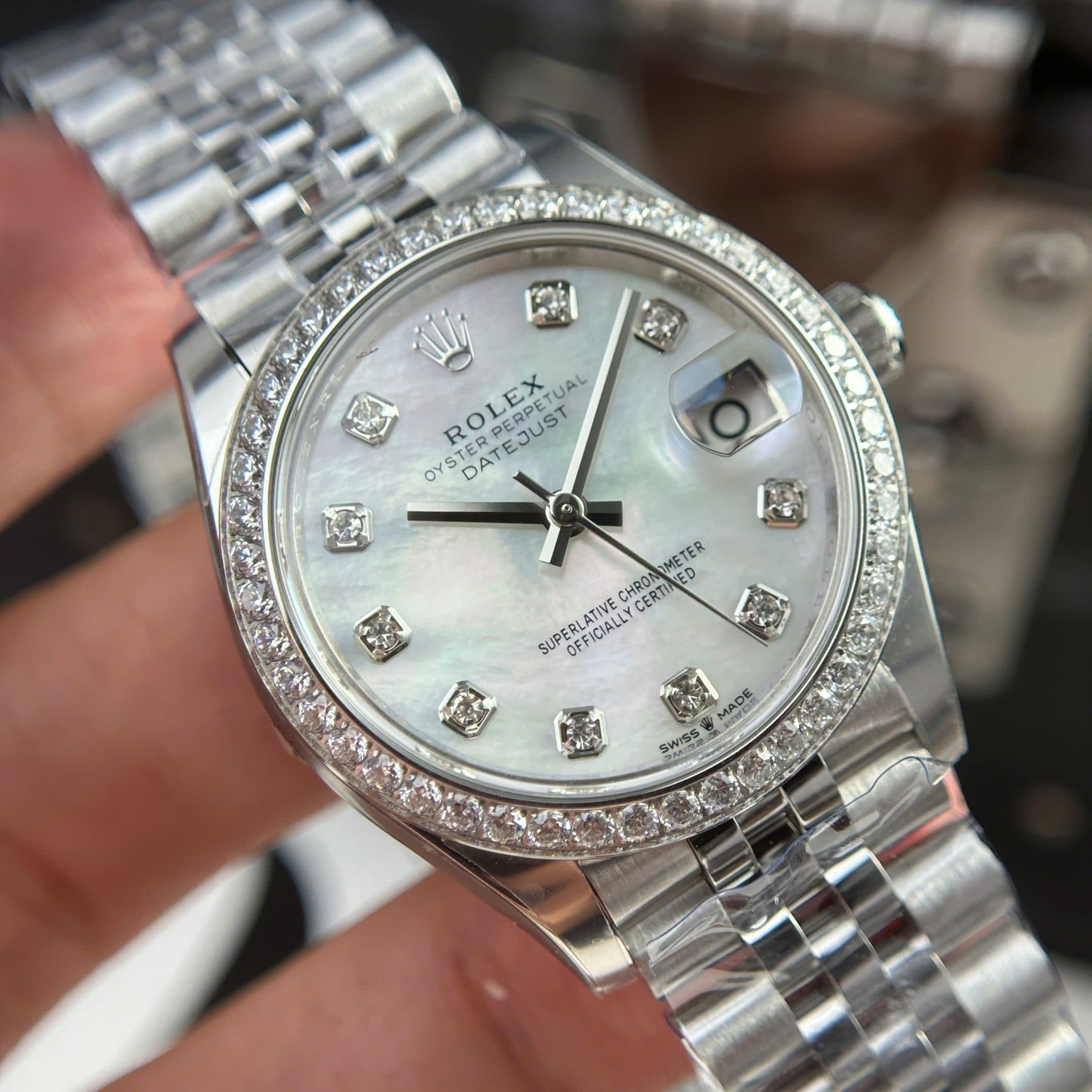 Dong-Ho-Rolex-Nu-Replica-11-DateJust-Mat-MOP-Vien-Dinh-Da-Nha-May-THB-31mm-3-1