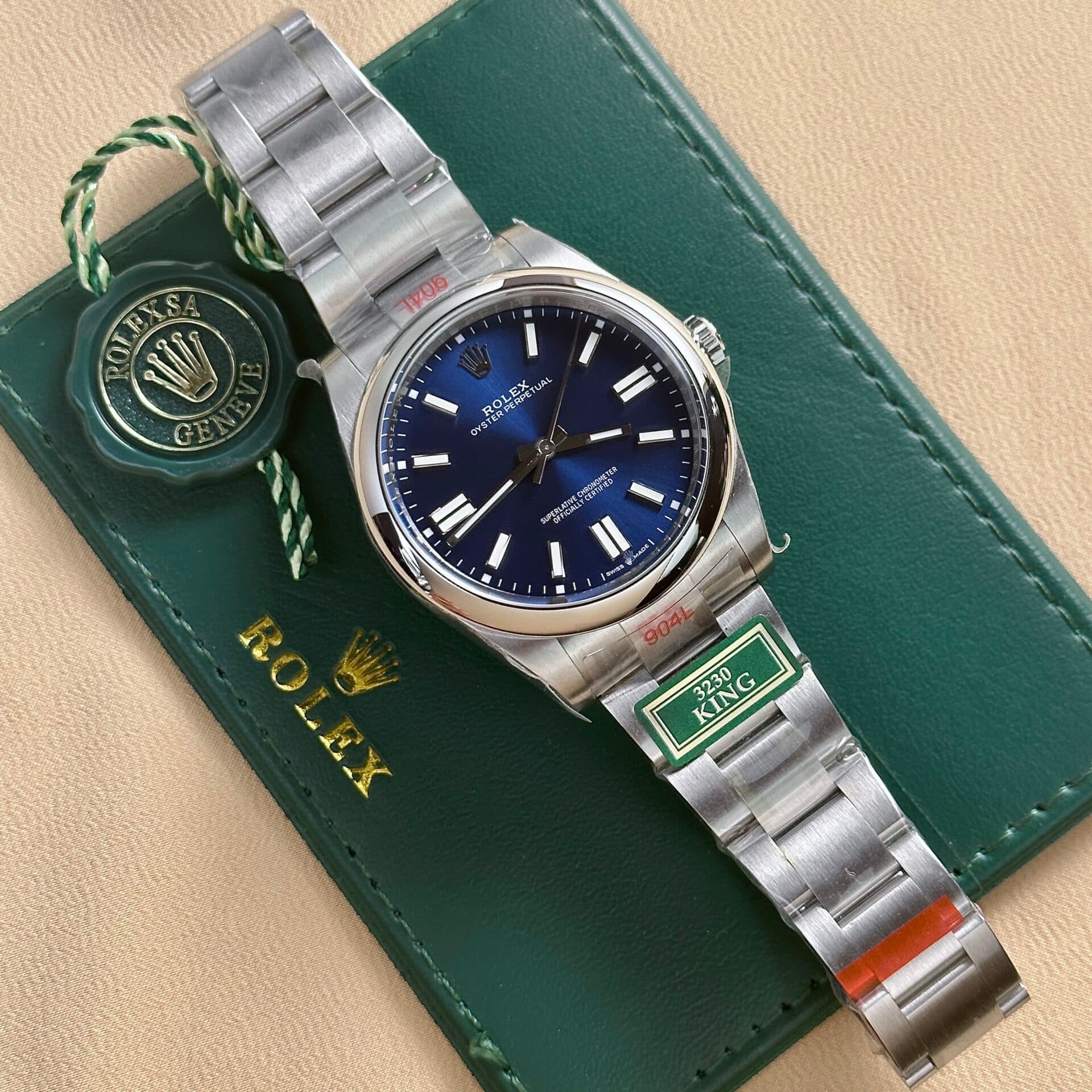 Dong-Ho-Rolex-Oyster-Perpetual-124300-Mat-Xanh-Duong-Nha-May-King-41mm-3-1