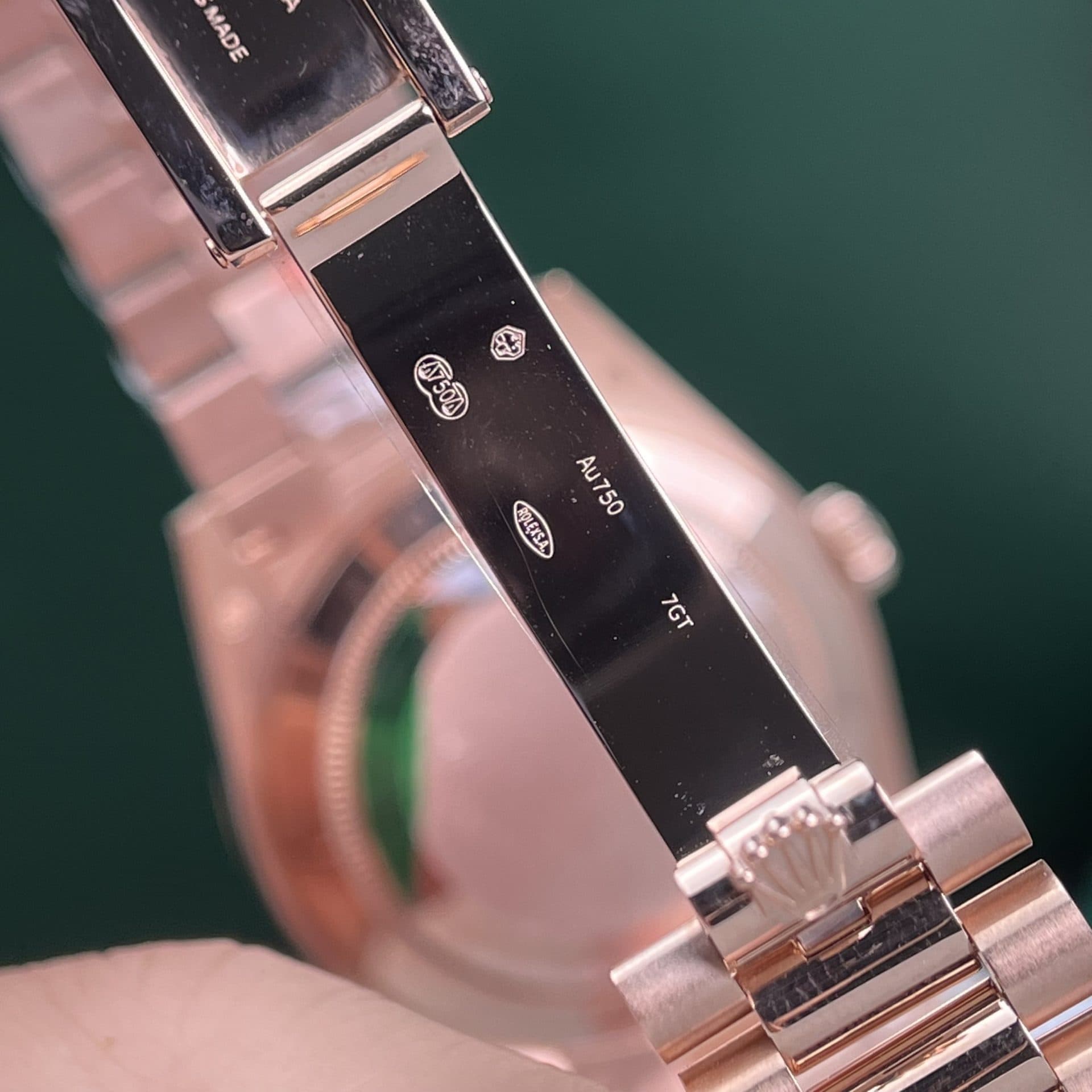 Dong-Ho-Rolex-Rep-11-Day-Date-Coc-So-La-Ma-Boc-Vang-18K-Trong-Luong-175gram-GMF-40mm-3-1