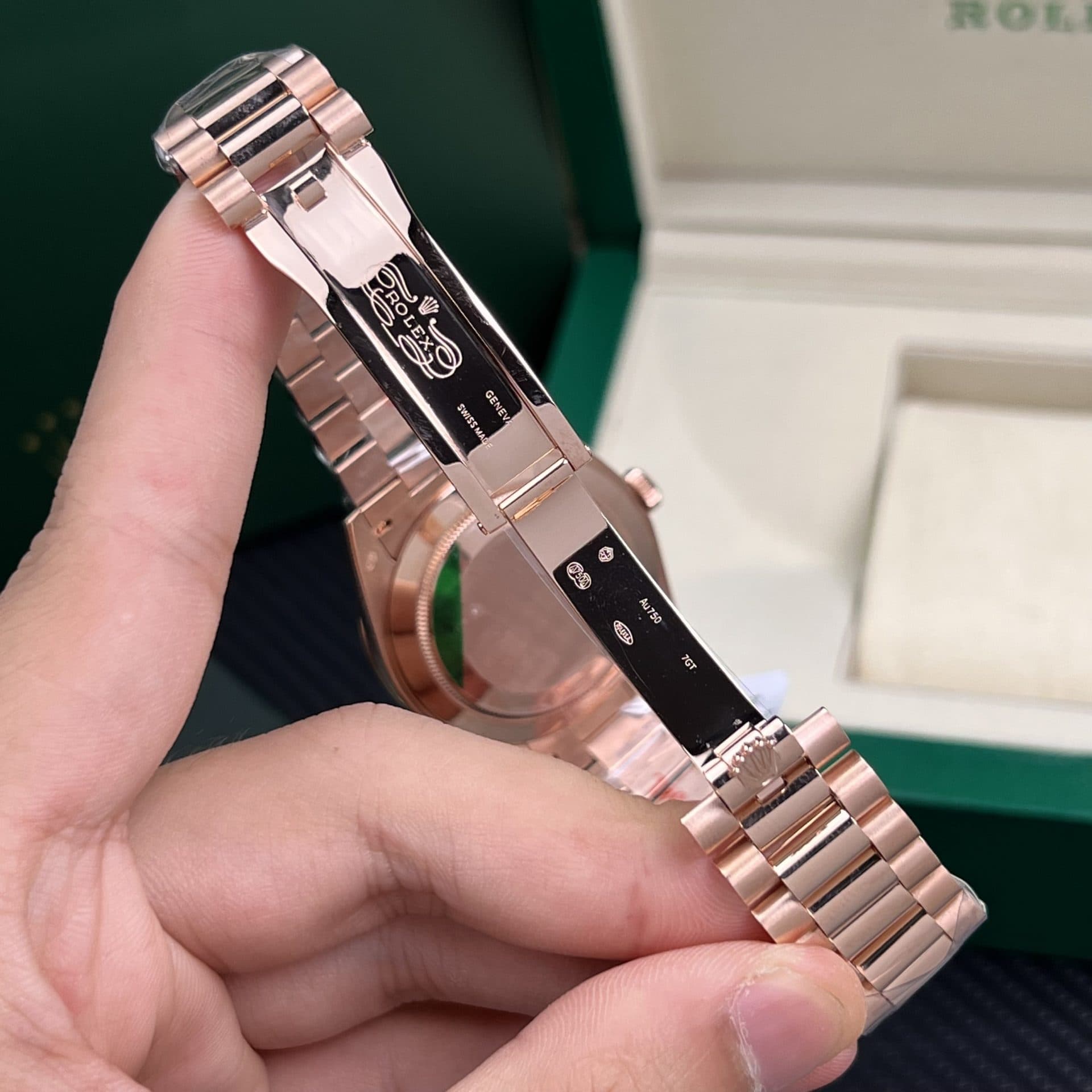 Dong-Ho-Rolex-Rep-11-Day-Date-Coc-So-La-Ma-Boc-Vang-18K-Trong-Luong-175gram-GMF-40mm-4-1