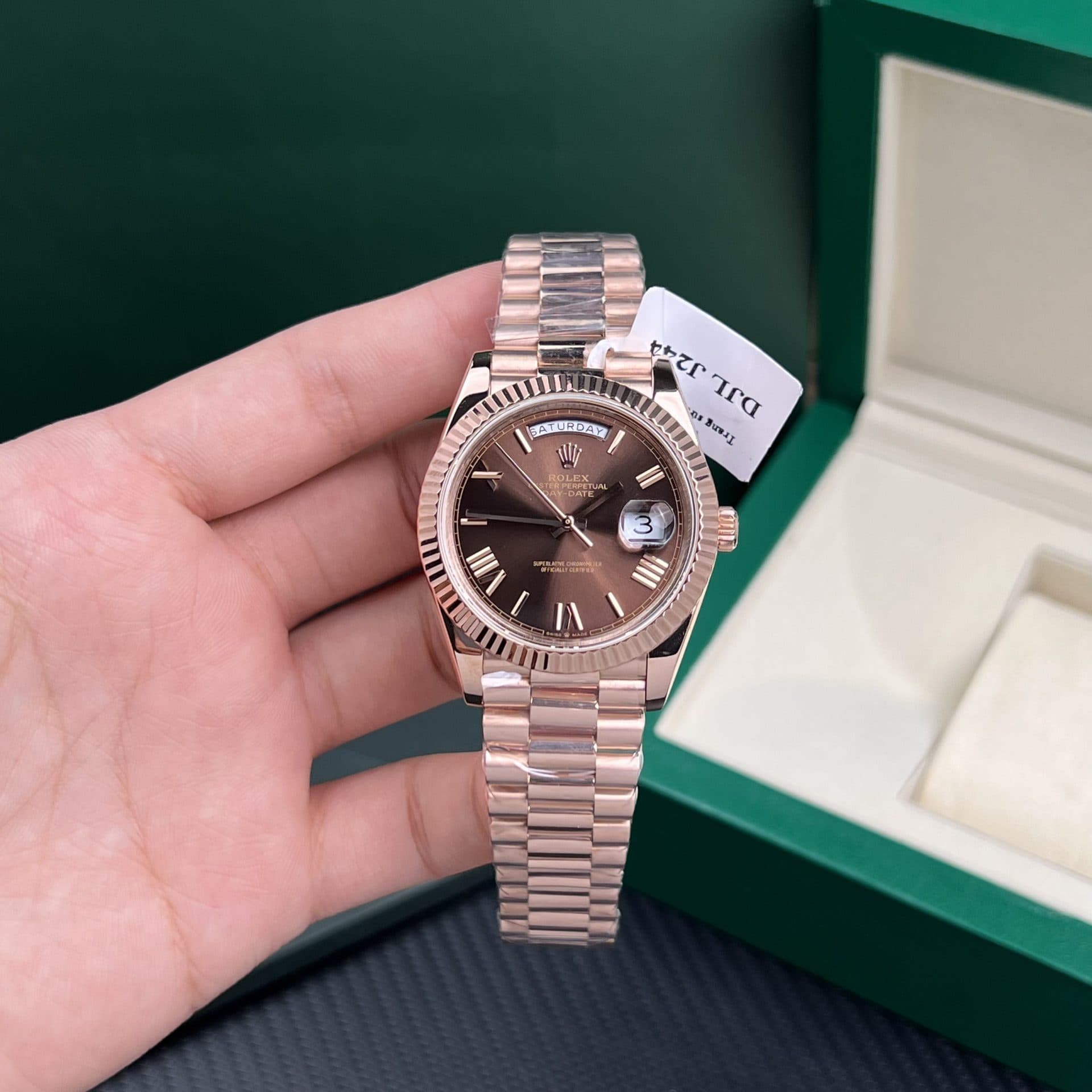 Dong-Ho-Rolex-Rep-11-Day-Date-Coc-So-La-Ma-Boc-Vang-18K-Trong-Luong-175gram-GMF-40mm-7-1