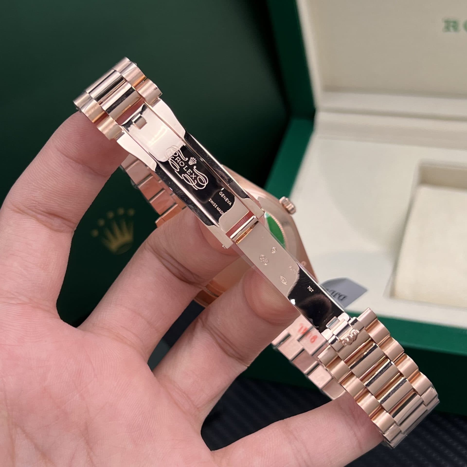 Dong-Ho-Rolex-Rep-11-Day-Date-Mat-Chocolate-Boc-Vang-18K-Trong-Luong-177gram-GM-Factory-40mm-6-1