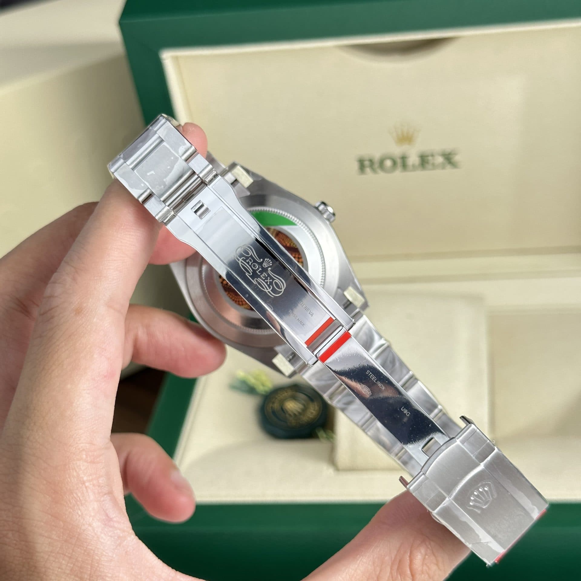 Dong-Ho-Rolex-Replica-11-Oyster-Perpetual-Day-Kim-Loai-3