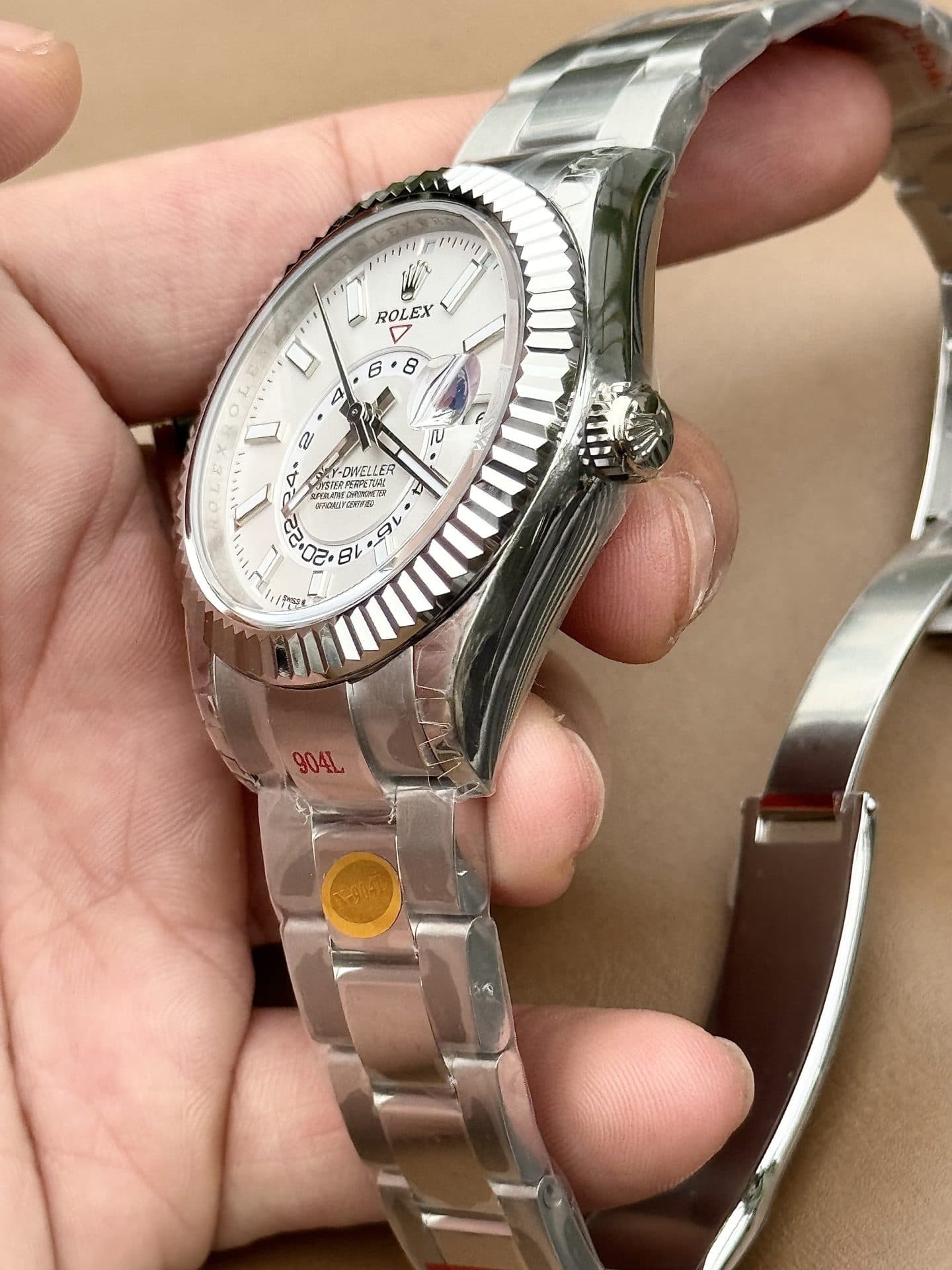Dong-Ho-Rolex-Replica-Cao-Cap-Sky-Dweller-326934-Mat-Trang-42mm-6-1