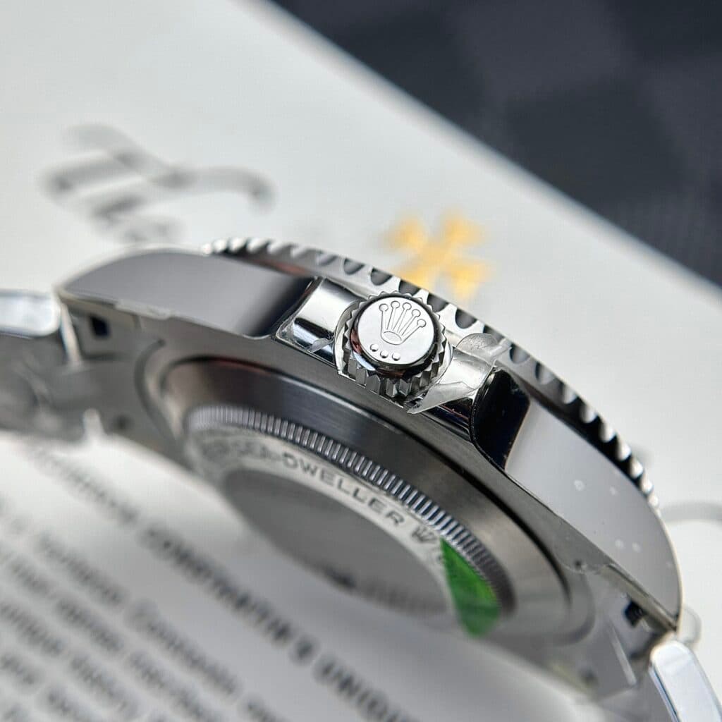 Dong-Ho-Rolex-Sea-Dweller-126600-Replica-Cao-Cap-Nha-May-VS-43mm-2-1
