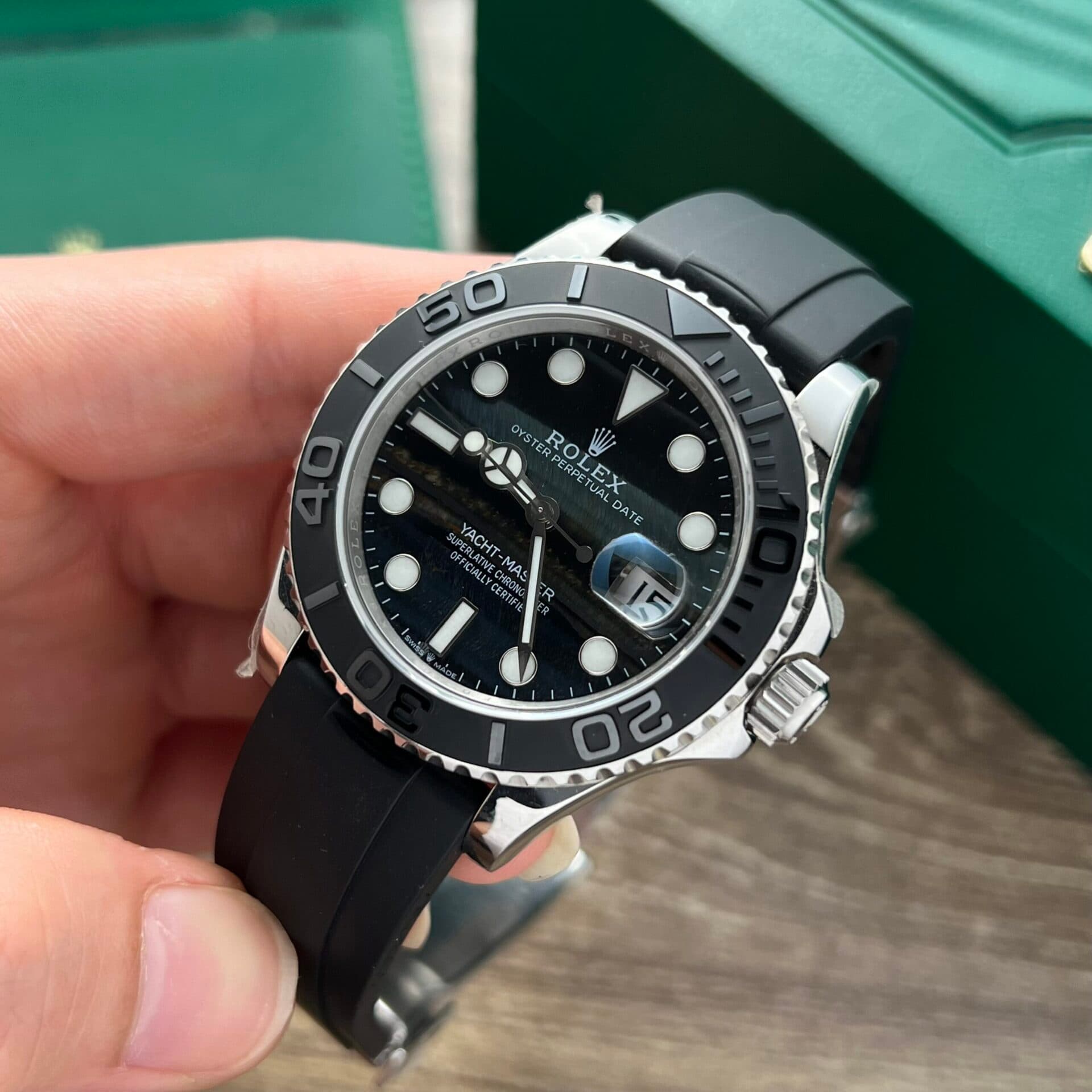 Dong-Ho-Rolex-Yacht-Master-Super-Fake-11-Do-Mat-Van-Chai-Xuoc-40mm-2-scaled-1