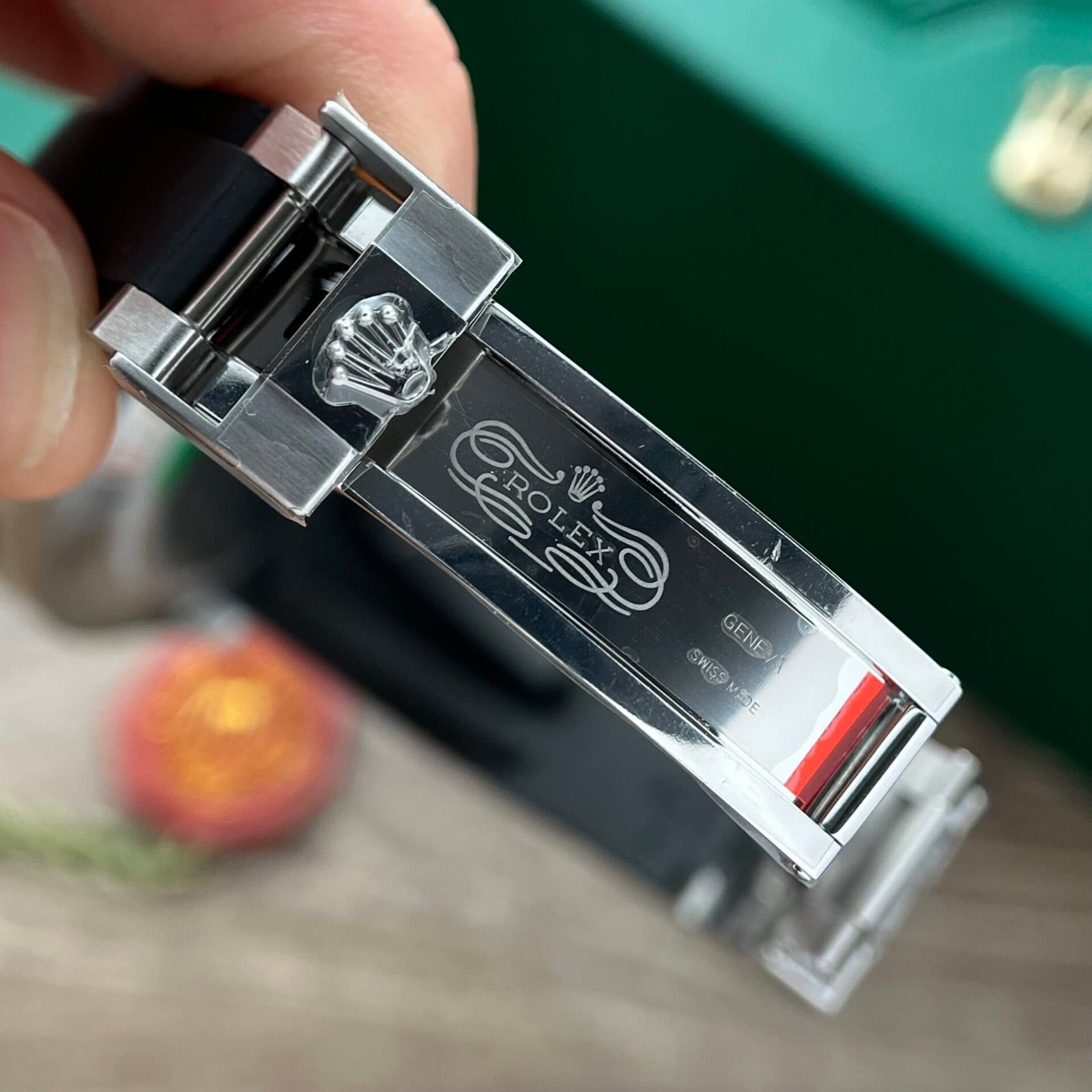 Dong-Ho-Rolex-Yacht-Master-Super-Fake-11-Mau-Den-EW-Factory-40mm-8-scaled-2