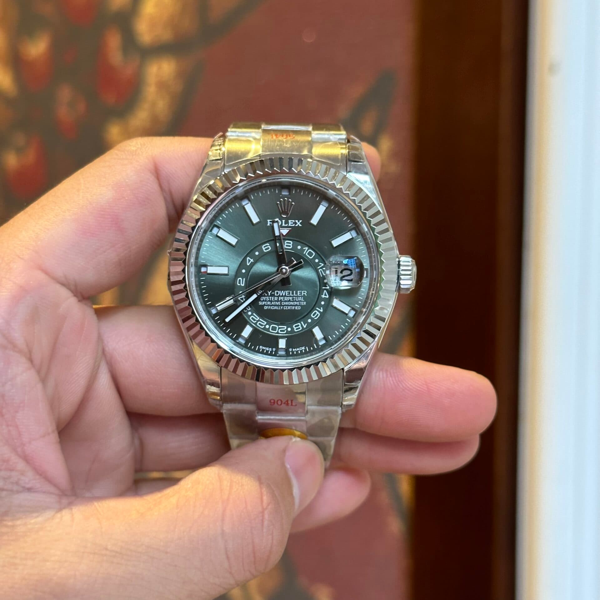 Rolex-Sky-Dweller-336934-Replica-Mat-Xanh-La-Cay-Noob-Factory-42mm-3-1