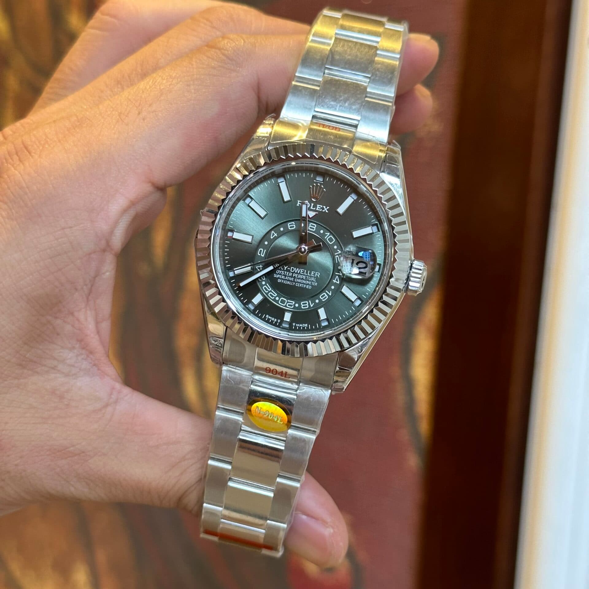 Rolex-Sky-Dweller-336934-Replica-Mat-Xanh-La-Cay-Noob-Factory-42mm-4-1