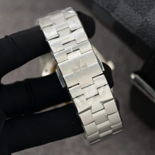 Dong-Ho-Vacheron-Constantin-Overseas-4500V-Replica-1-1-Mat-Xanh-La-Cay-Nha-May-PPF-41mm-5-768×768-2-500×500-1.jpg