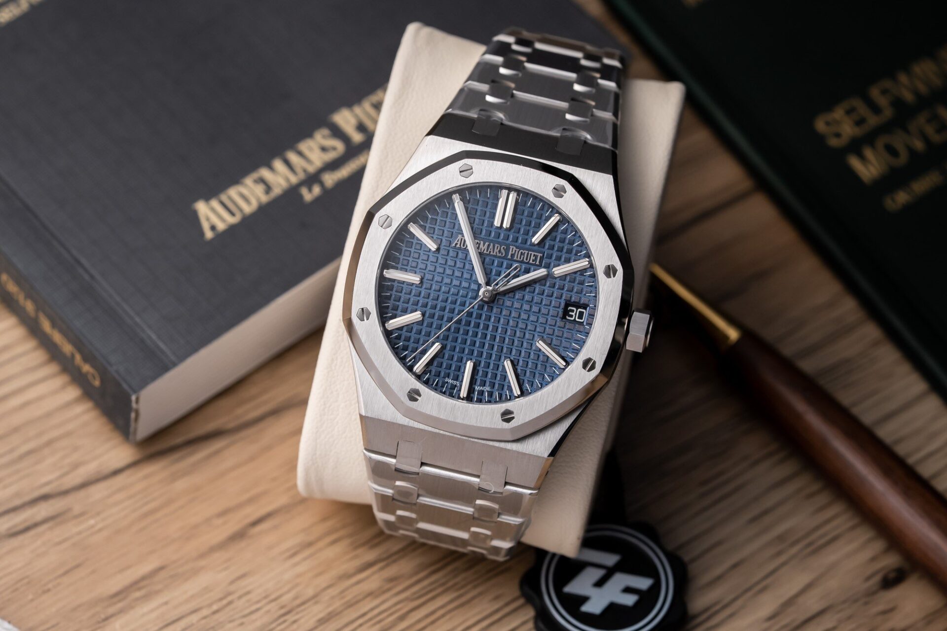 Dong-Ho-Audemars-Piguet-15500ST-Replica-11-Mat-Xanh-Duong-ZF-41mm-1-1